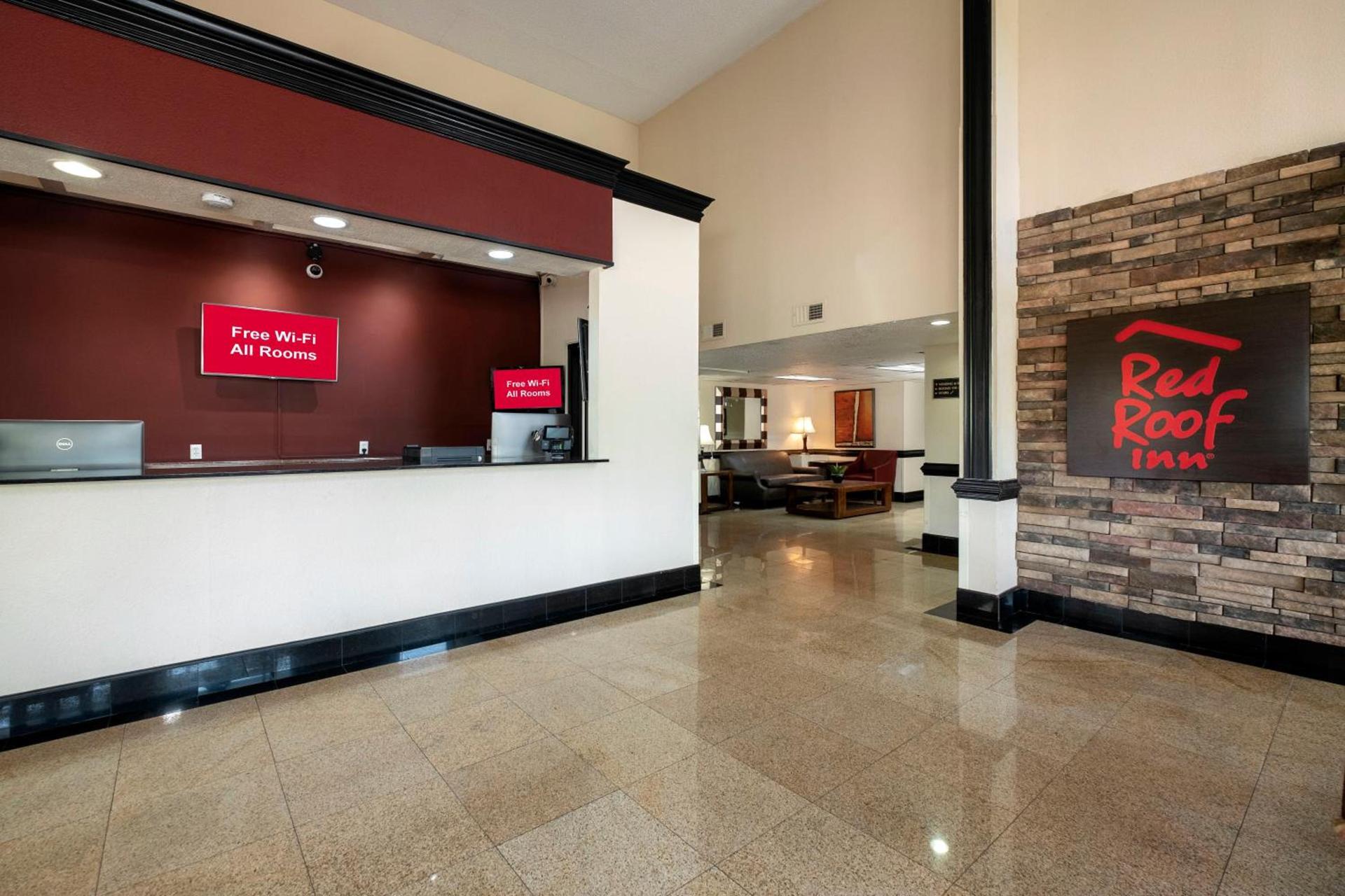 Red Roof Inn Charlotte - University photo 6