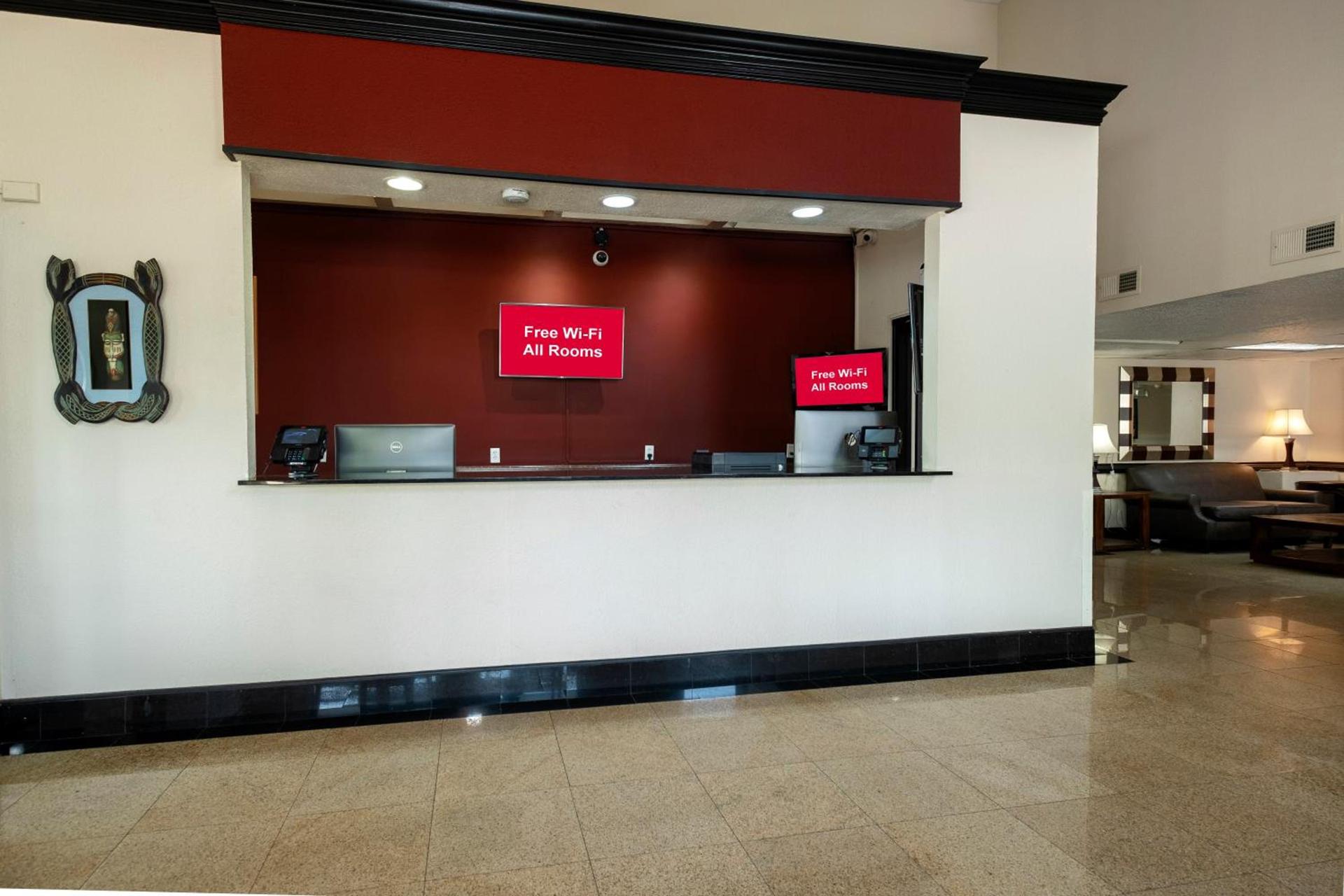 Red Roof Inn Charlotte - University photo 5