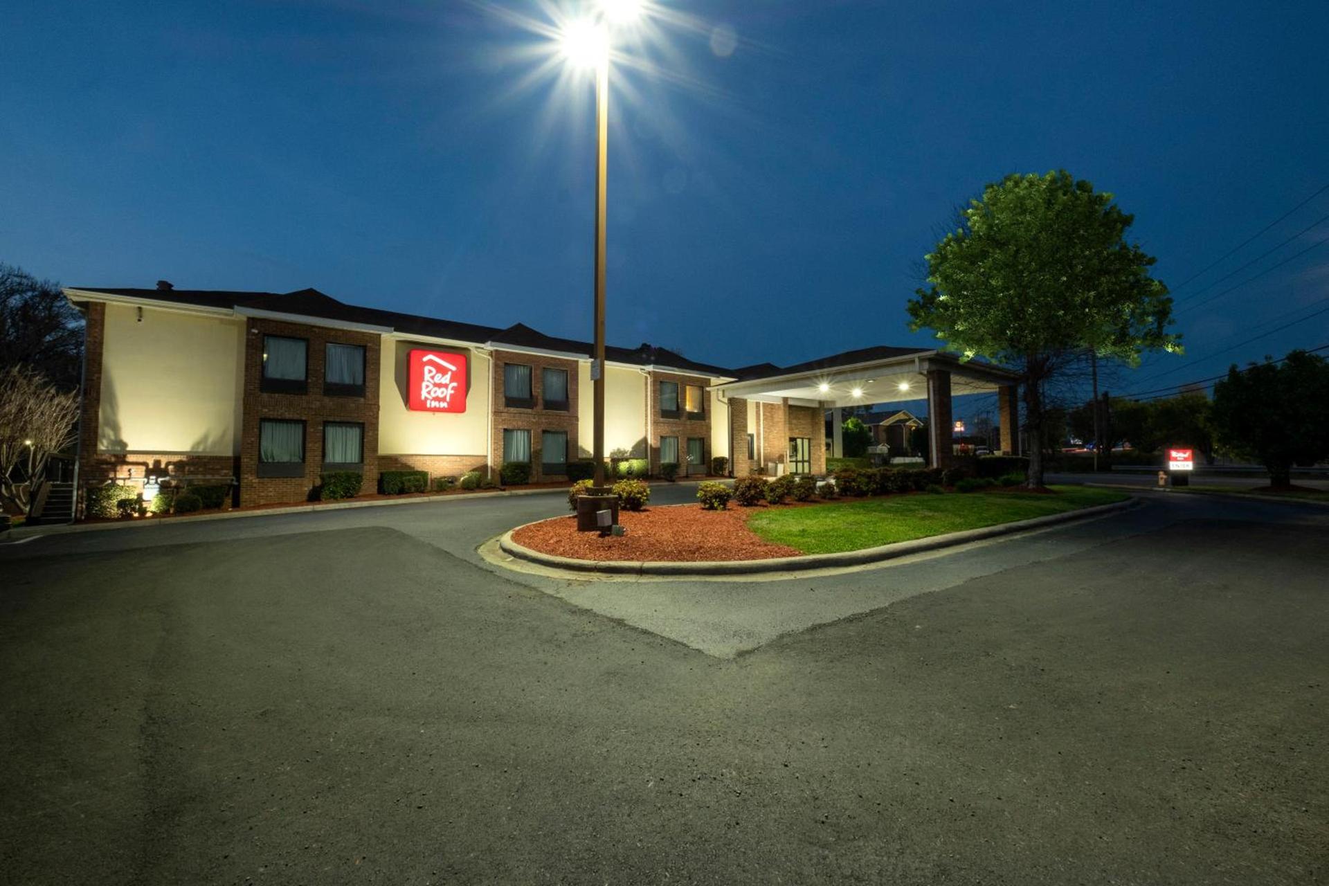 Red Roof Inn Charlotte - University photo 2