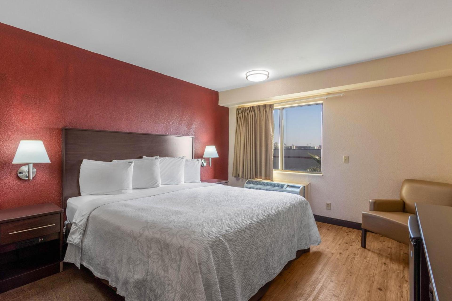 Red Roof Inn PLUS+ El Paso East photo 13