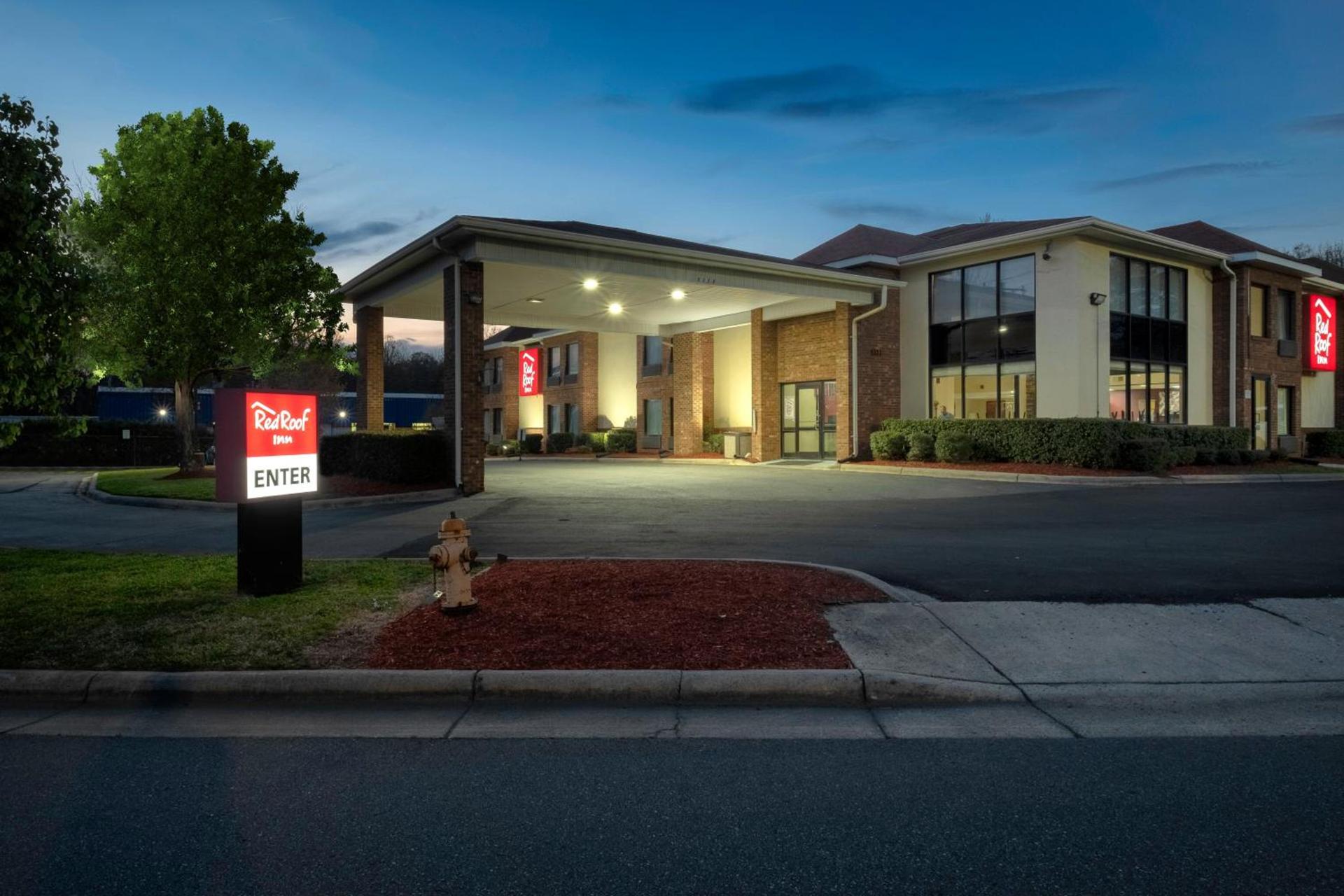 Red Roof Inn Charlotte - University photo 3