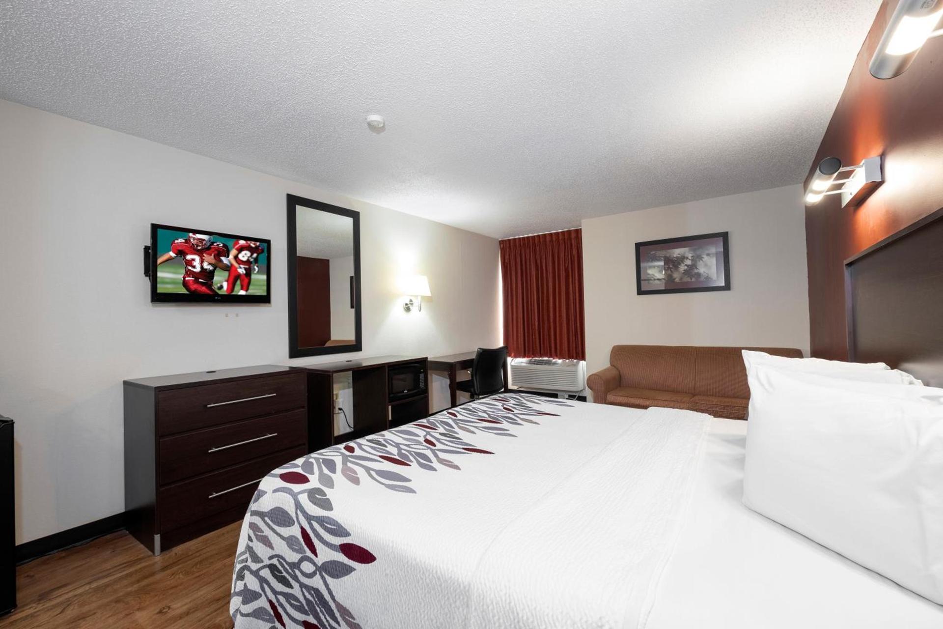 Red Roof Inn Charlotte - University photo 12