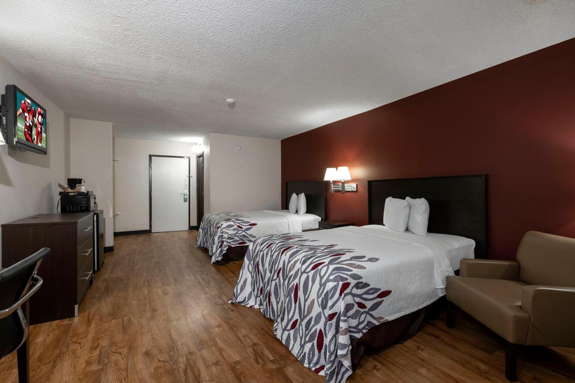 Red Roof Inn Charlotte - University photo 20