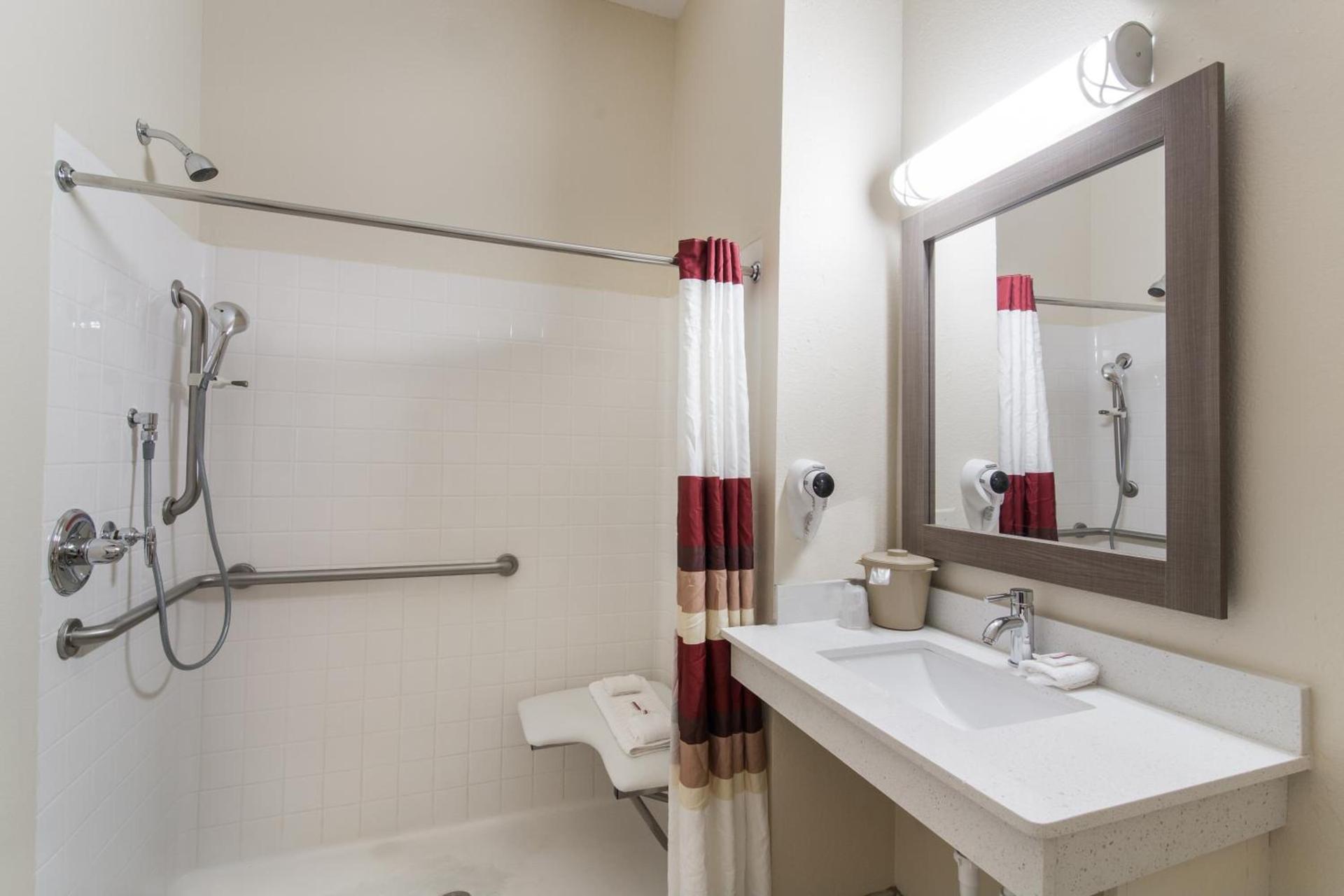 Red Roof Inn Panama City photo 46