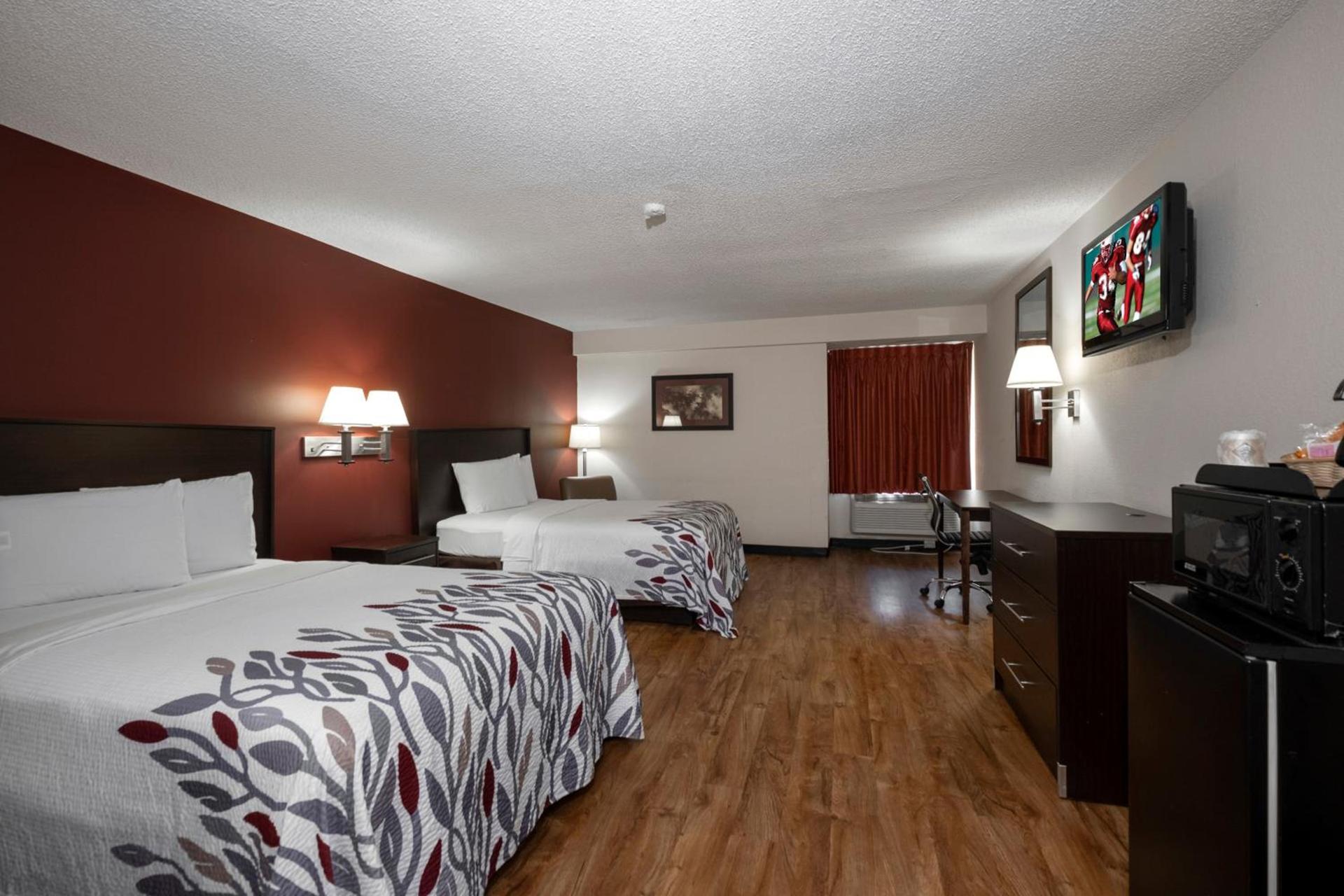 Red Roof Inn Charlotte - University photo 19