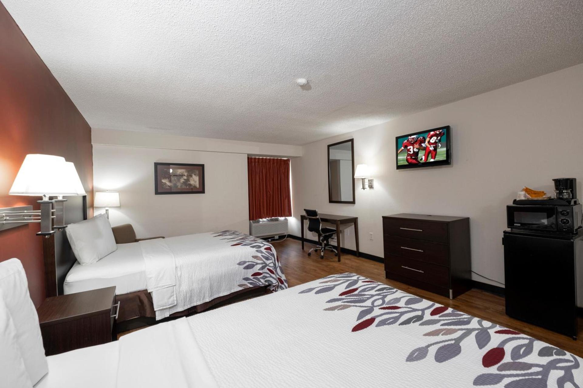 Red Roof Inn Charlotte - University photo 18