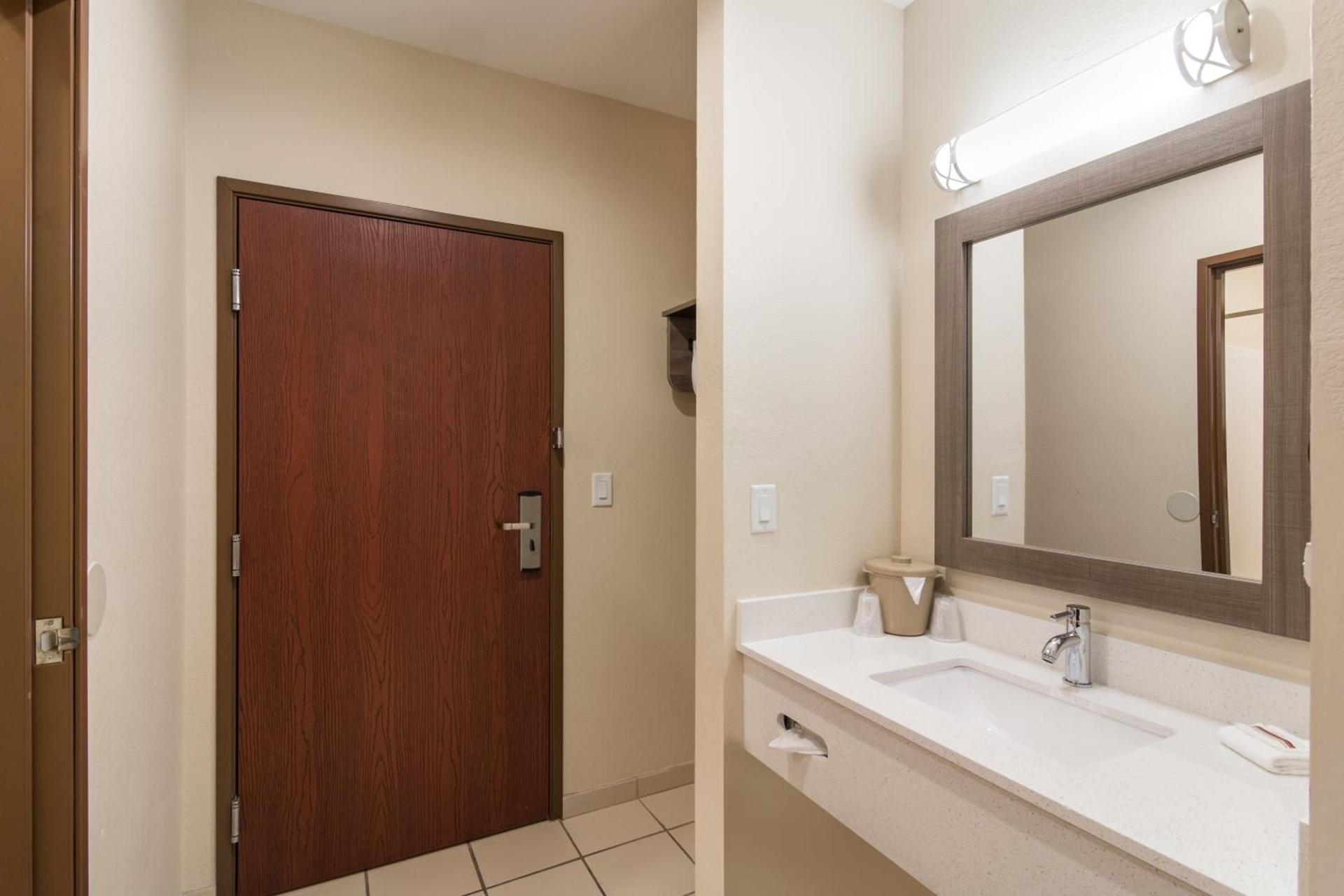 Red Roof Inn Panama City photo 42