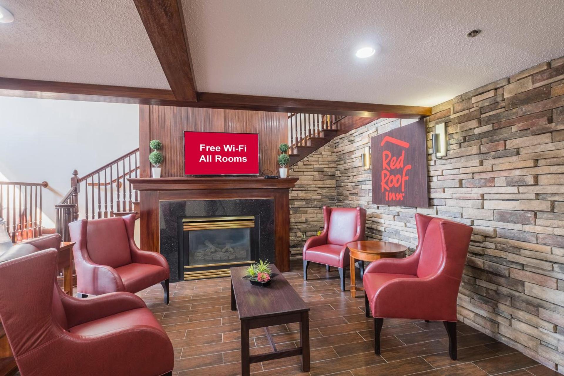 Red Roof Inn & Suites Stafford, VA - Quantico photo 8