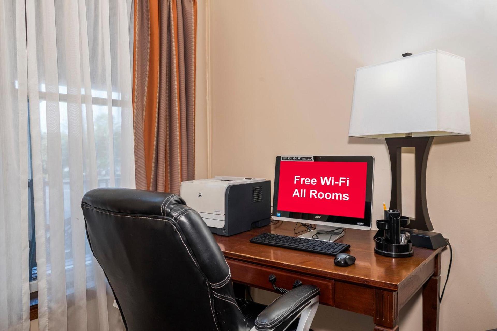 Red Roof Inn & Suites Stafford, VA - Quantico photo 10