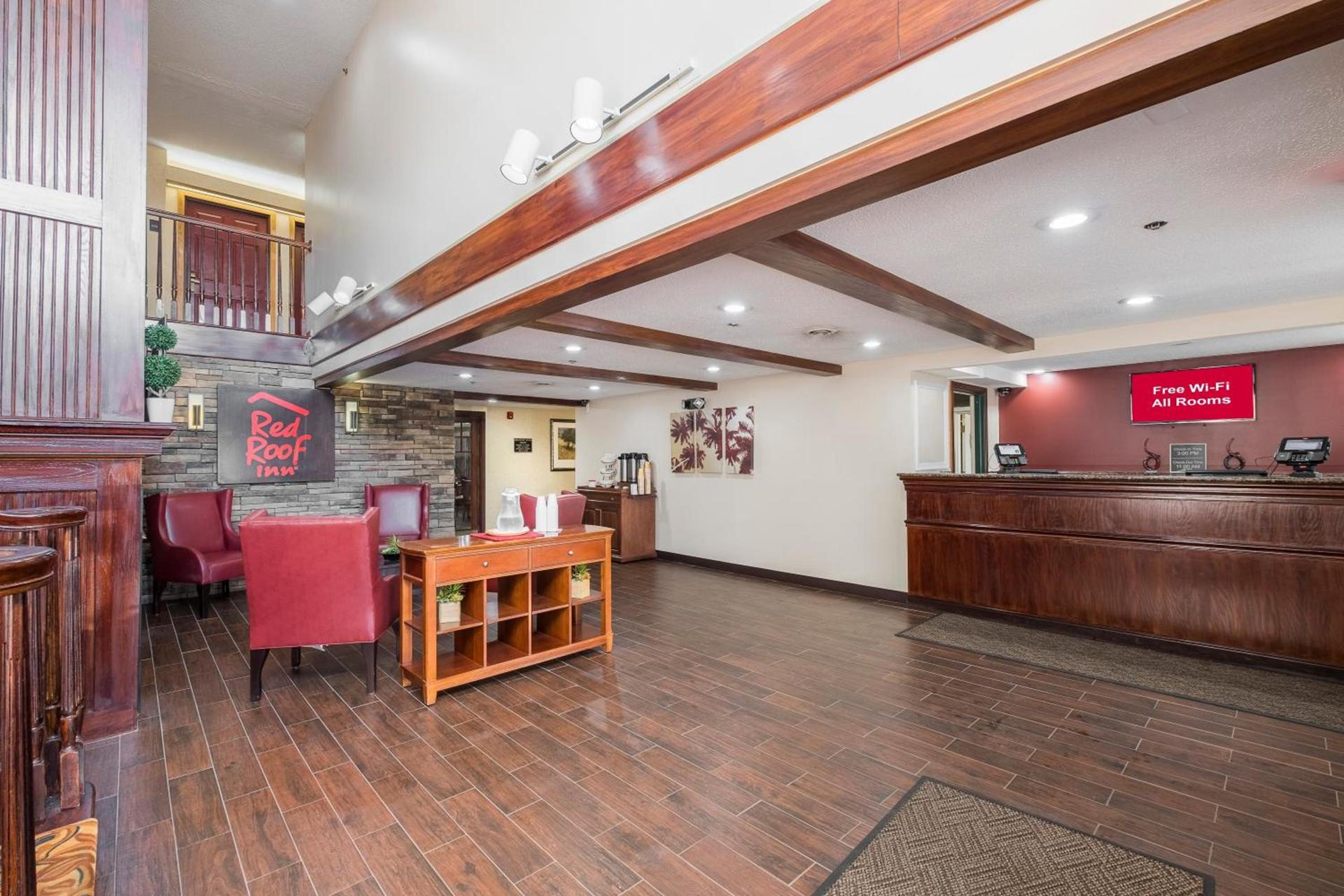 Red Roof Inn & Suites Stafford, VA - Quantico photo 6