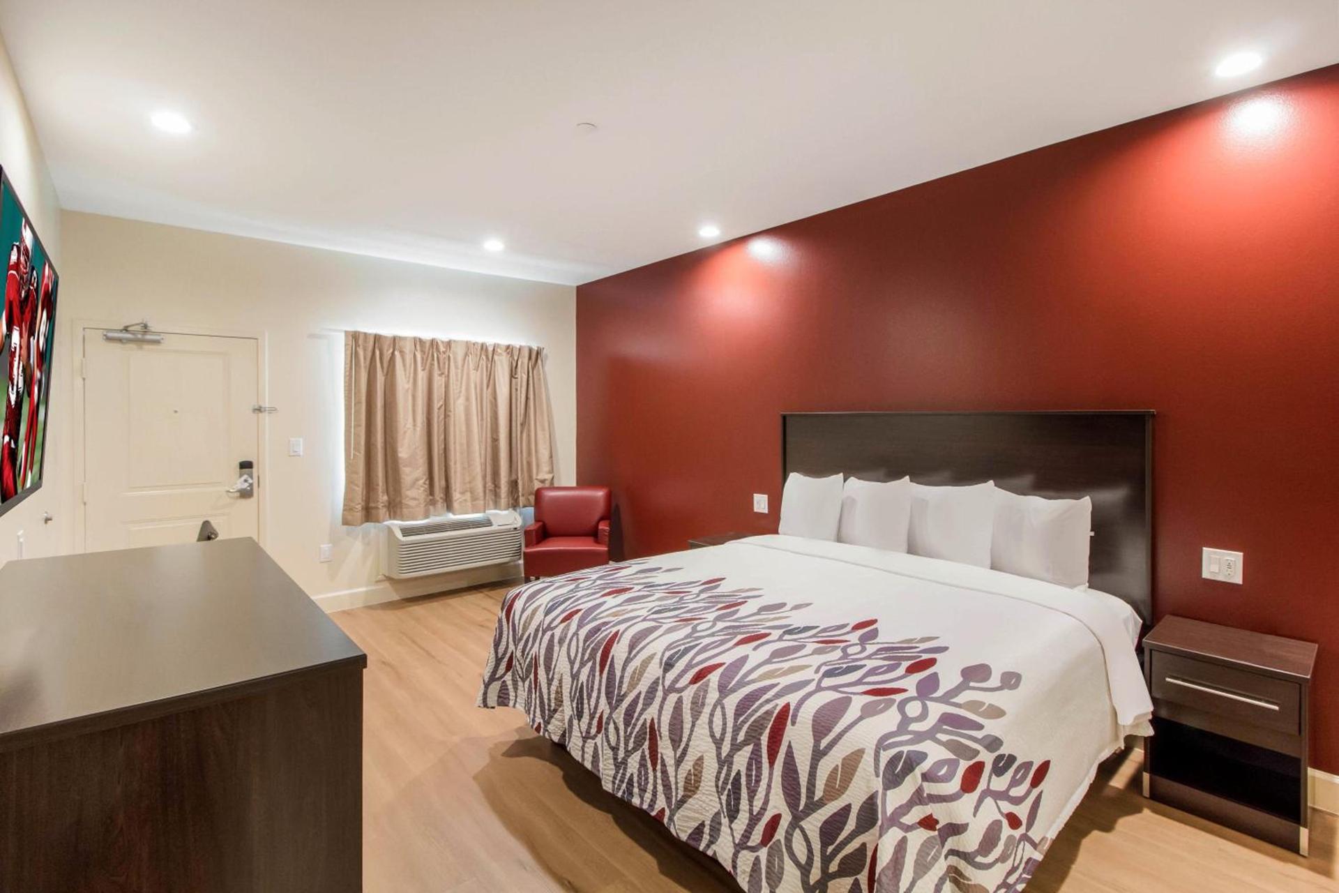 Red Roof Inn Houston - Willowbrook photo 18