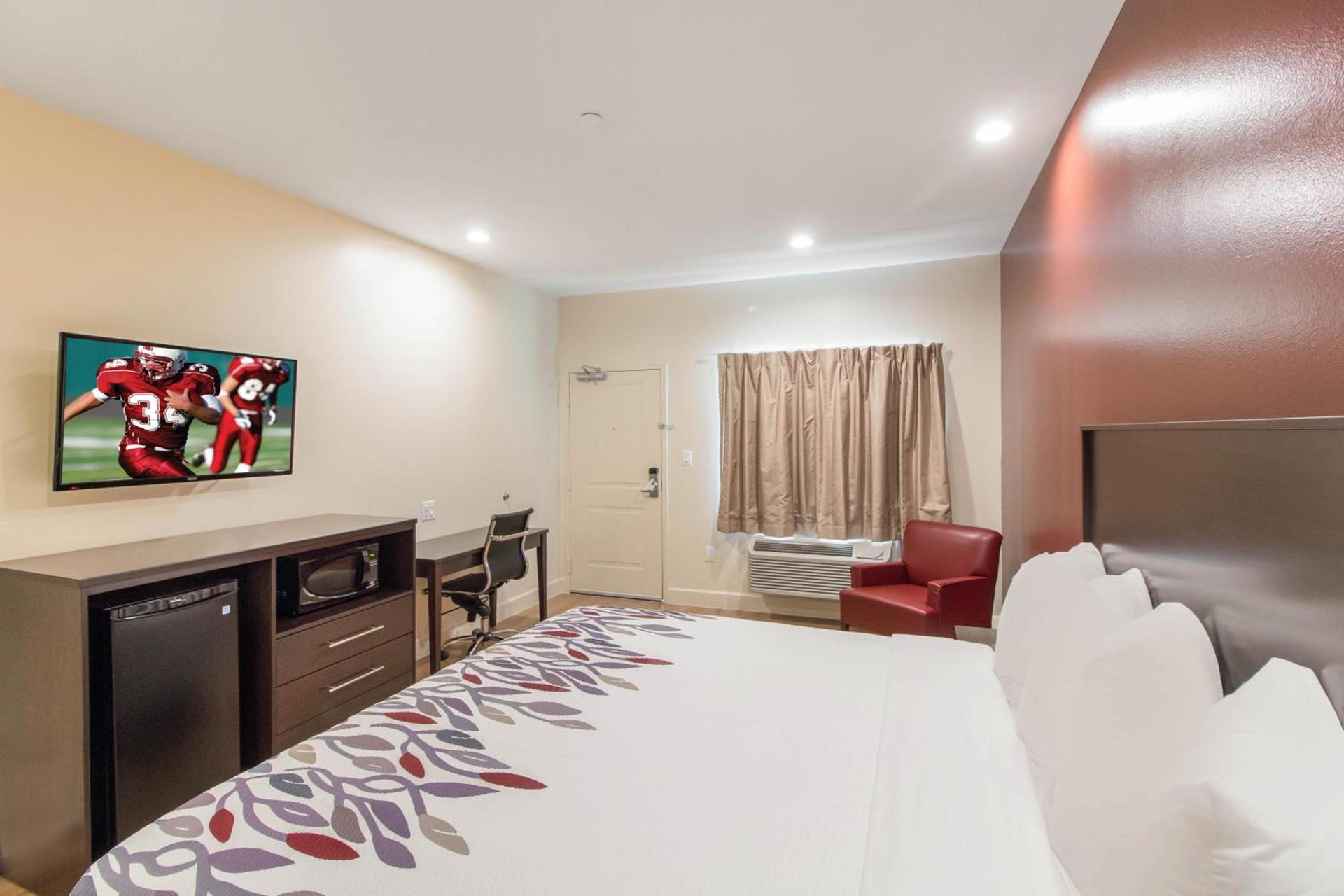 Red Roof Inn Houston - Willowbrook photo 20