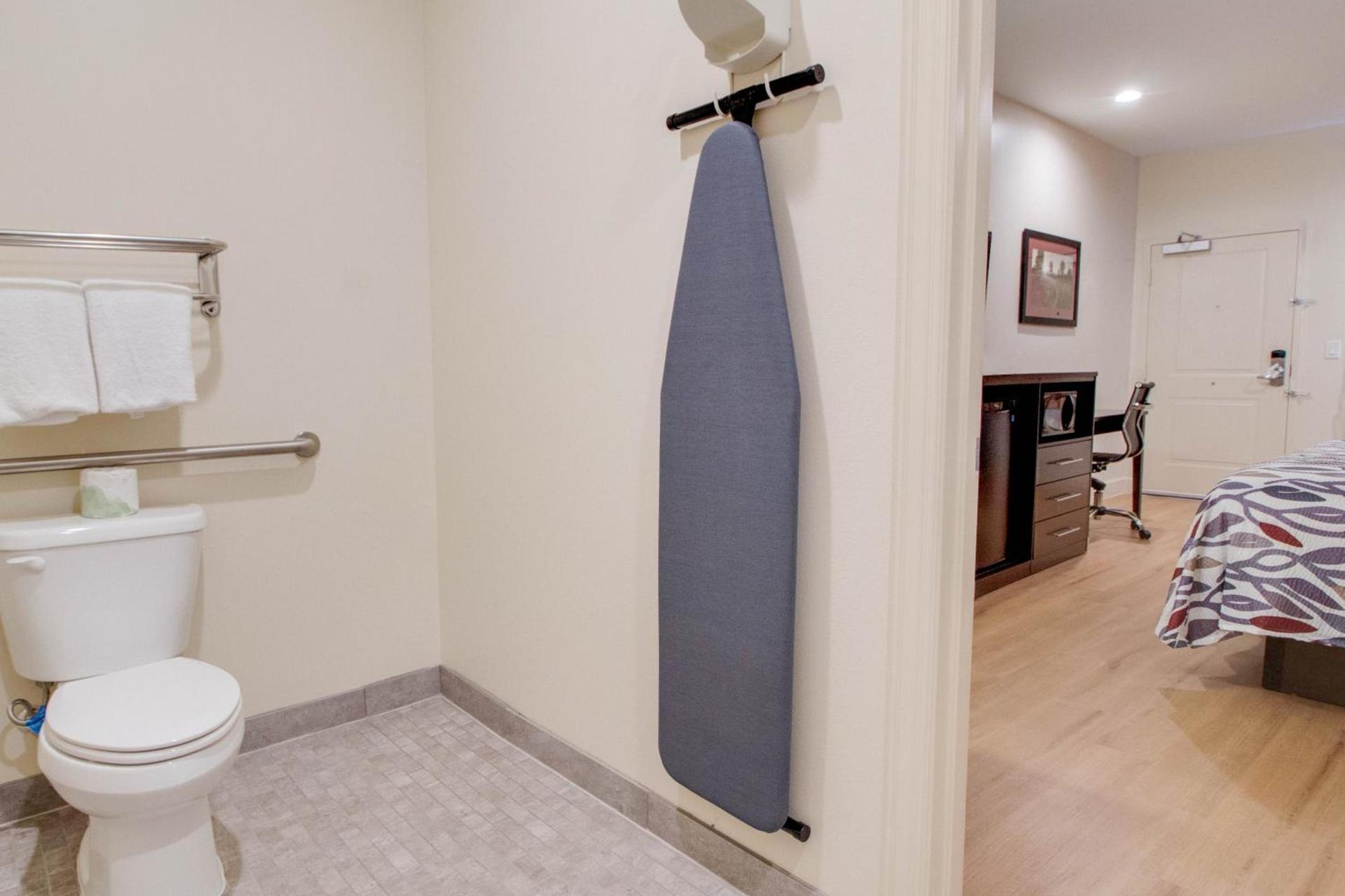 Red Roof Inn Houston - Willowbrook photo 28