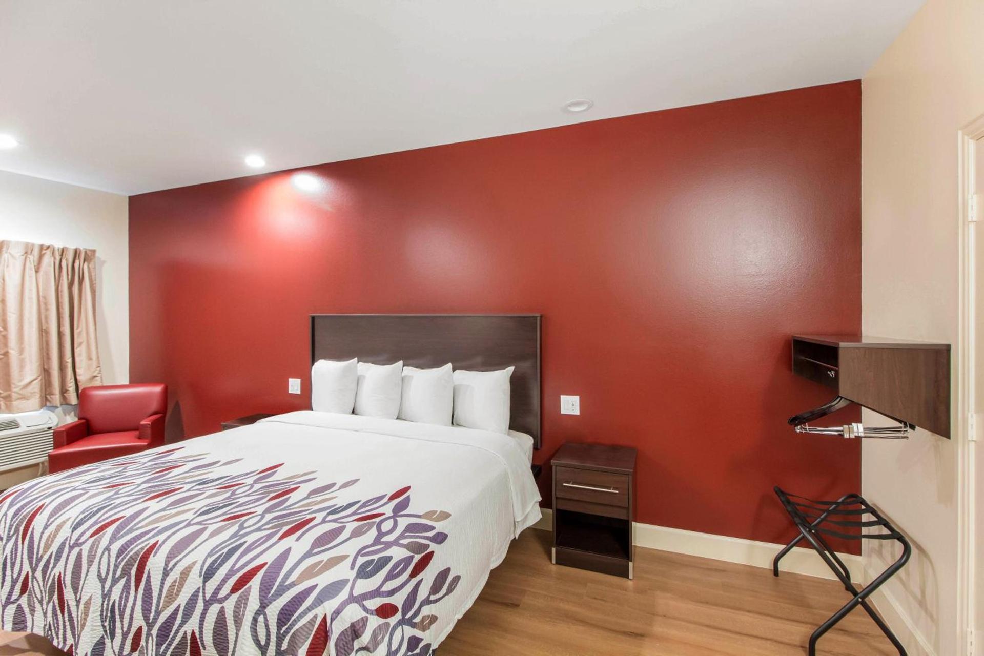 Red Roof Inn Houston - Willowbrook photo 26