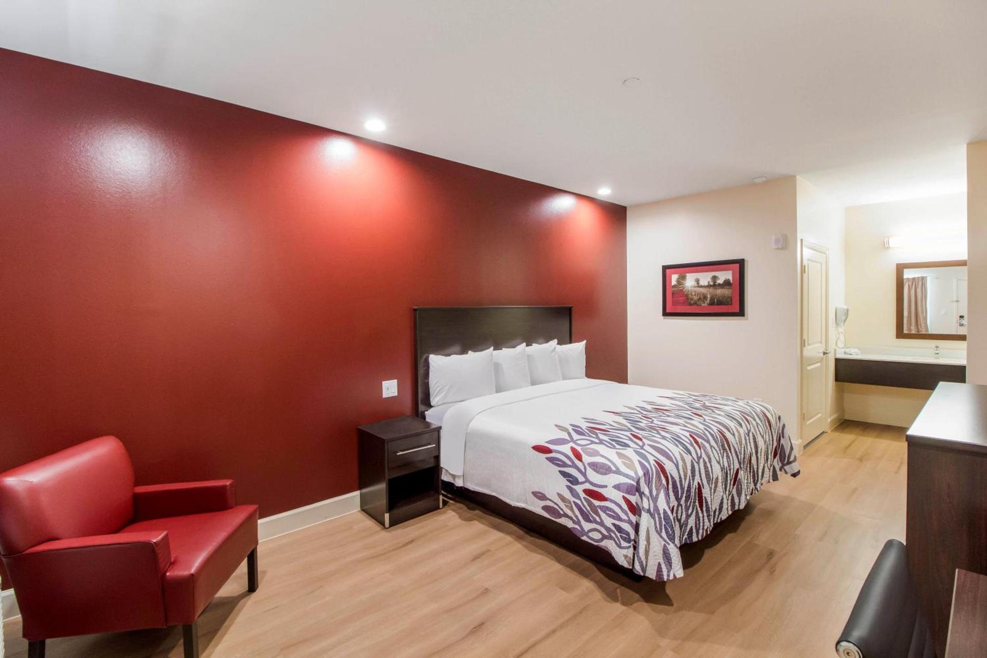 Red Roof Inn Houston - Willowbrook photo 19