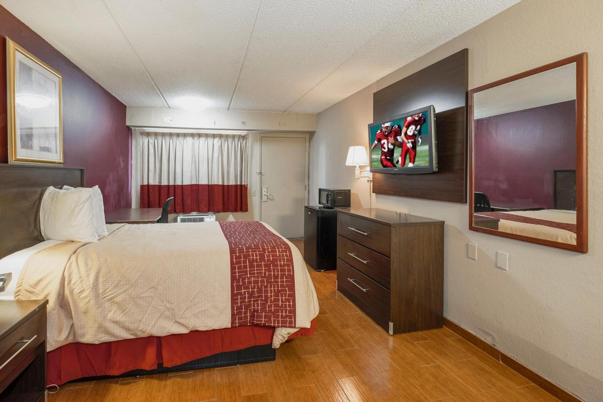 Red Roof Inn Jackson Downtown - Fairgrounds photo 23