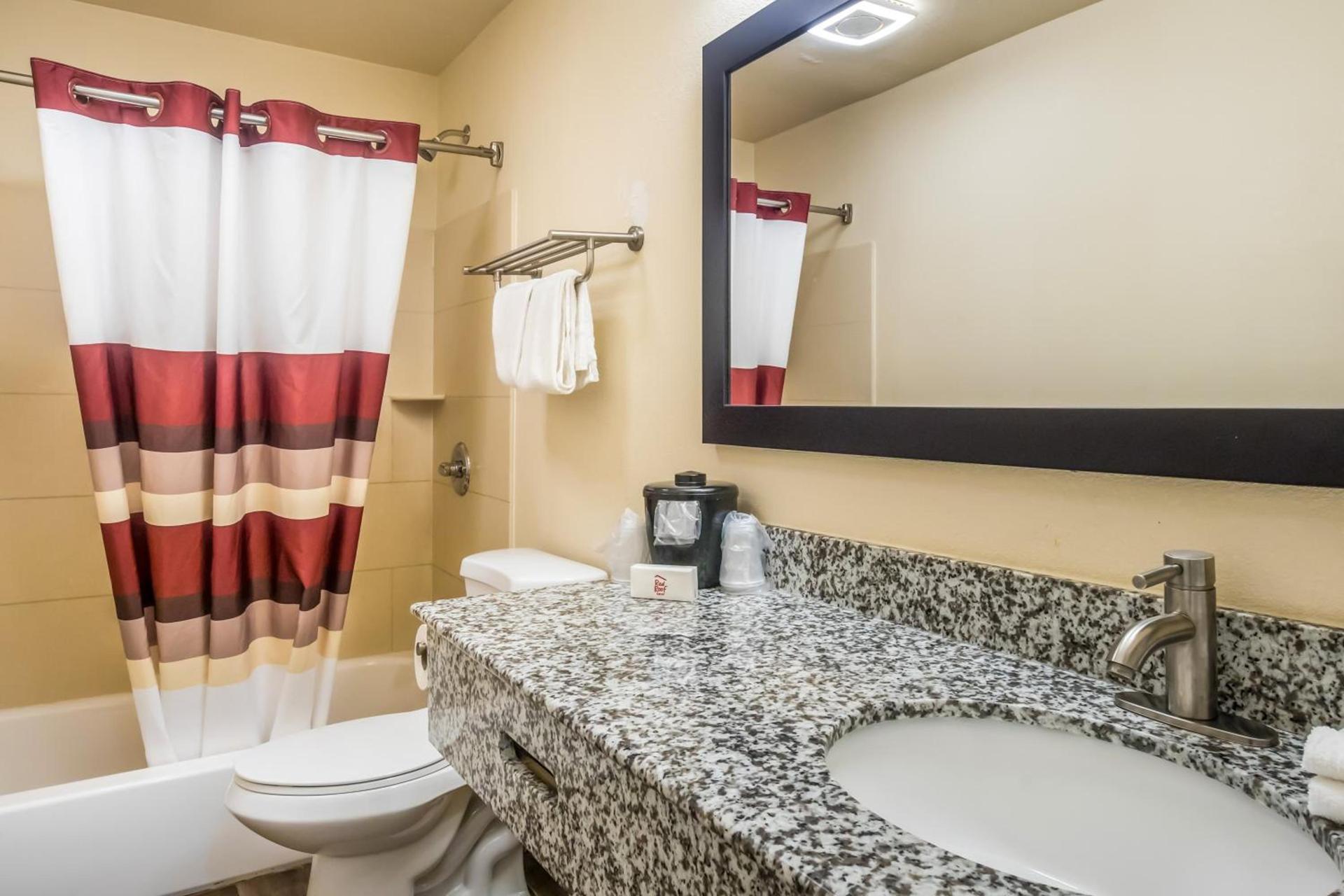 Red Roof Inn Chicago - Alsip photo 29