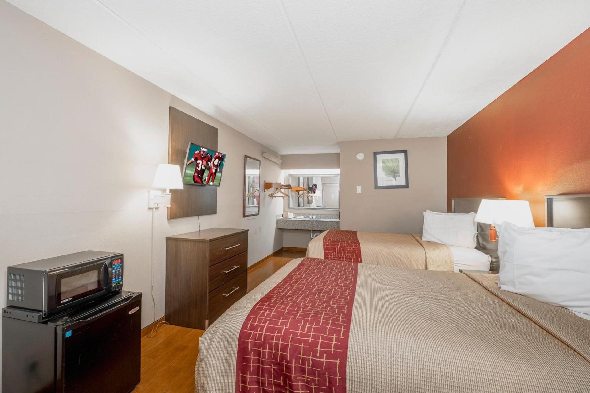 Red Roof Inn Jackson Downtown - Fairgrounds photo 19