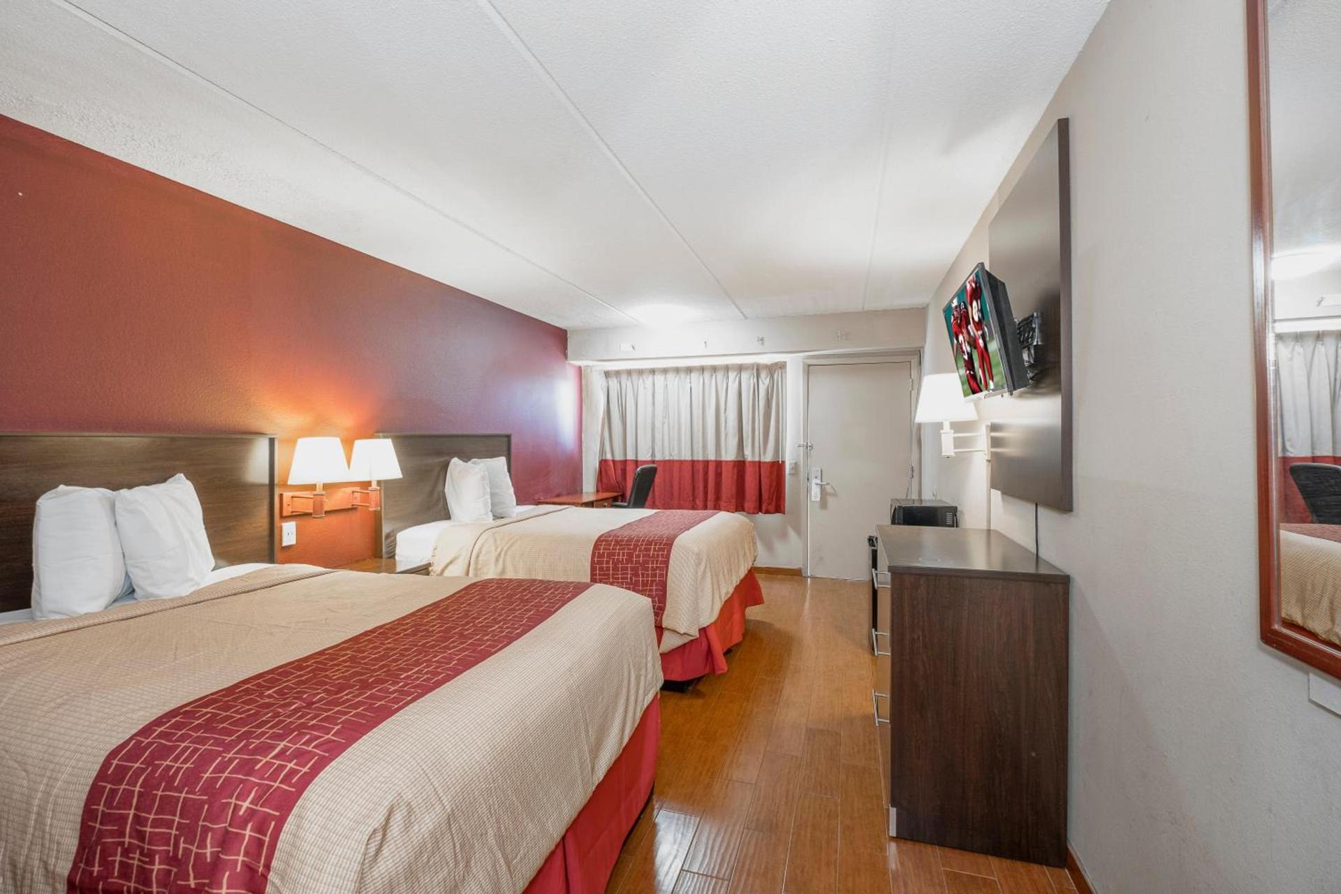 Red Roof Inn Jackson Downtown - Fairgrounds photo 20