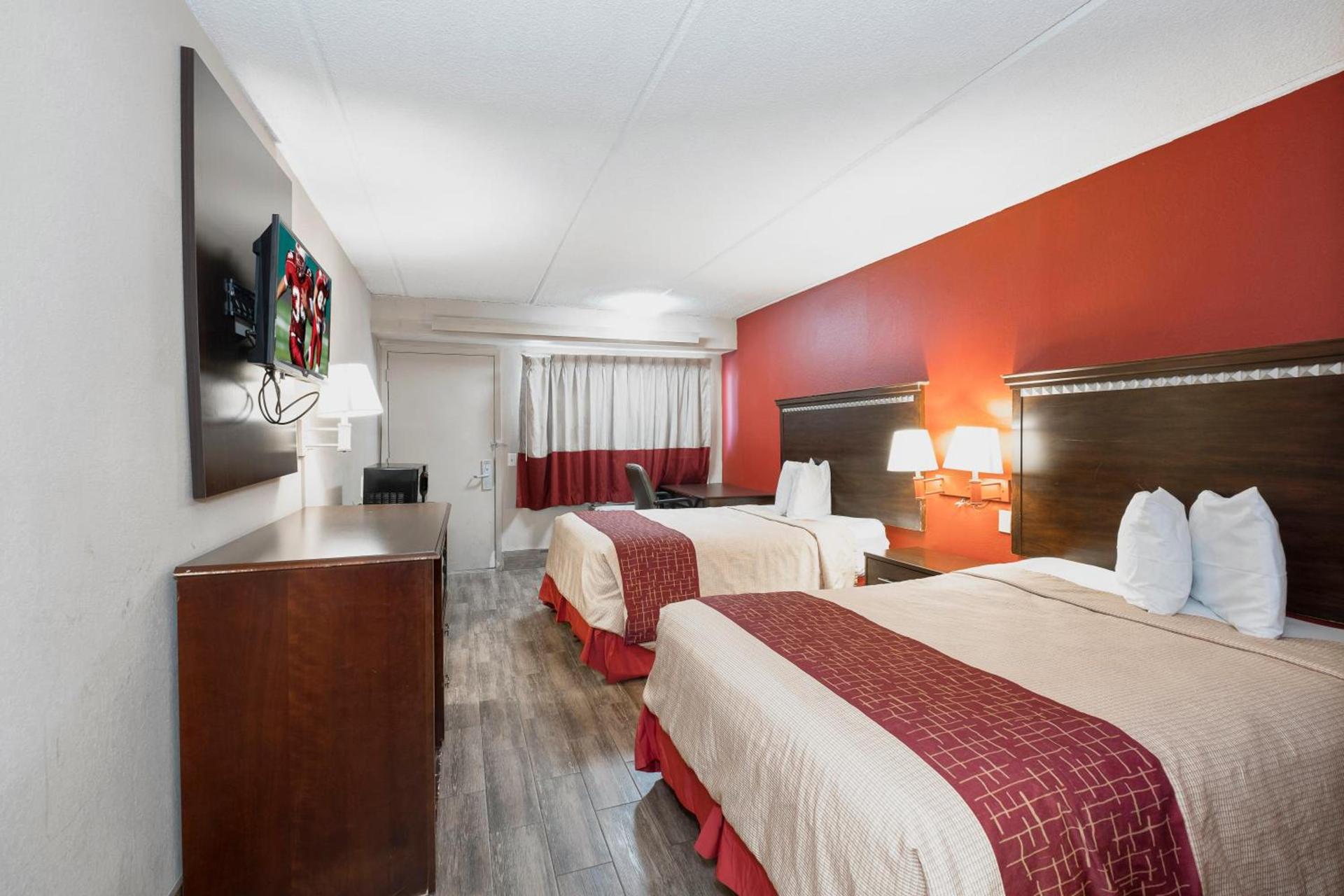 Red Roof Inn Jackson Downtown - Fairgrounds photo 17