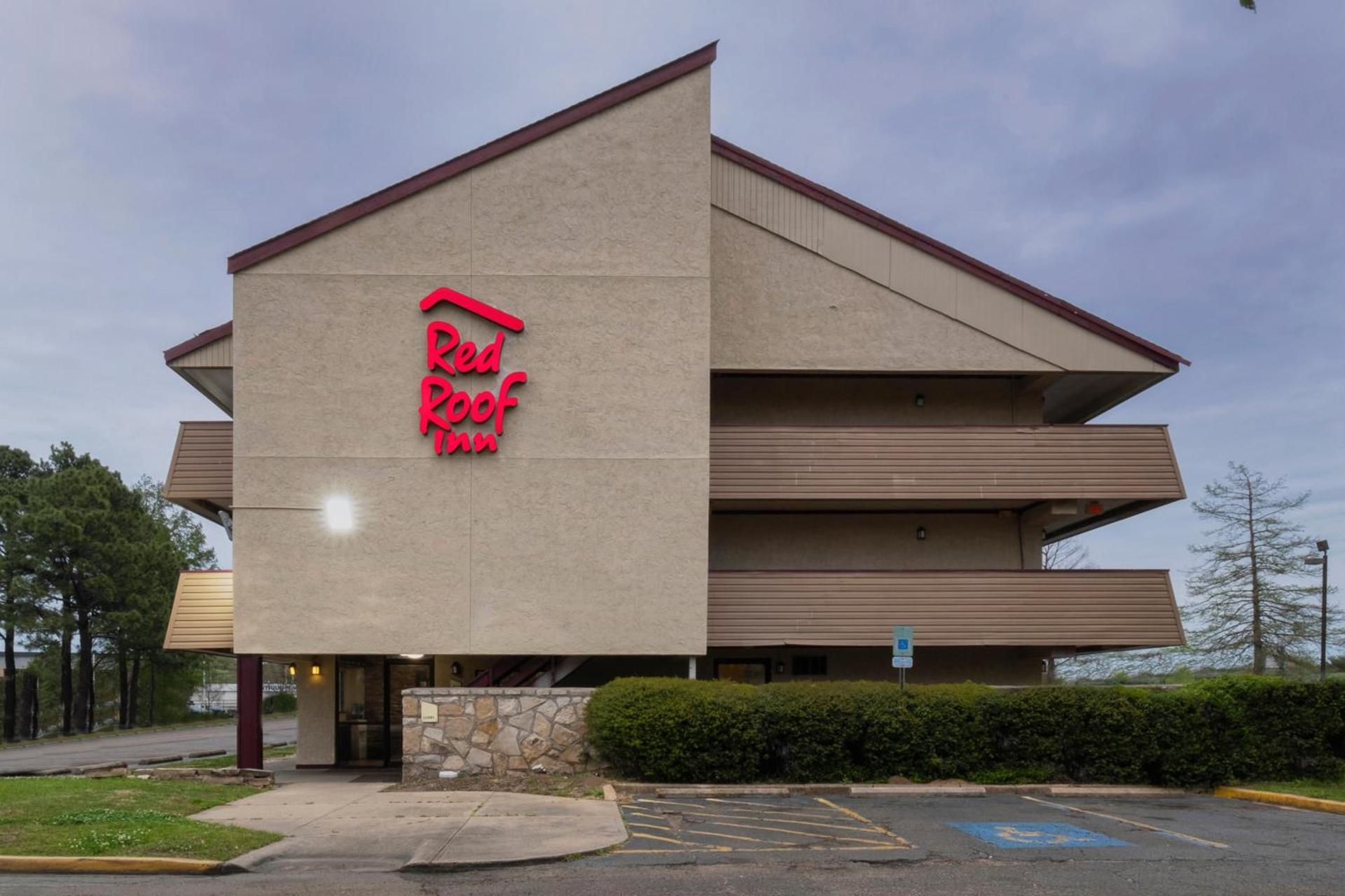 Red Roof Inn Jackson Downtown - Fairgrounds photo 2