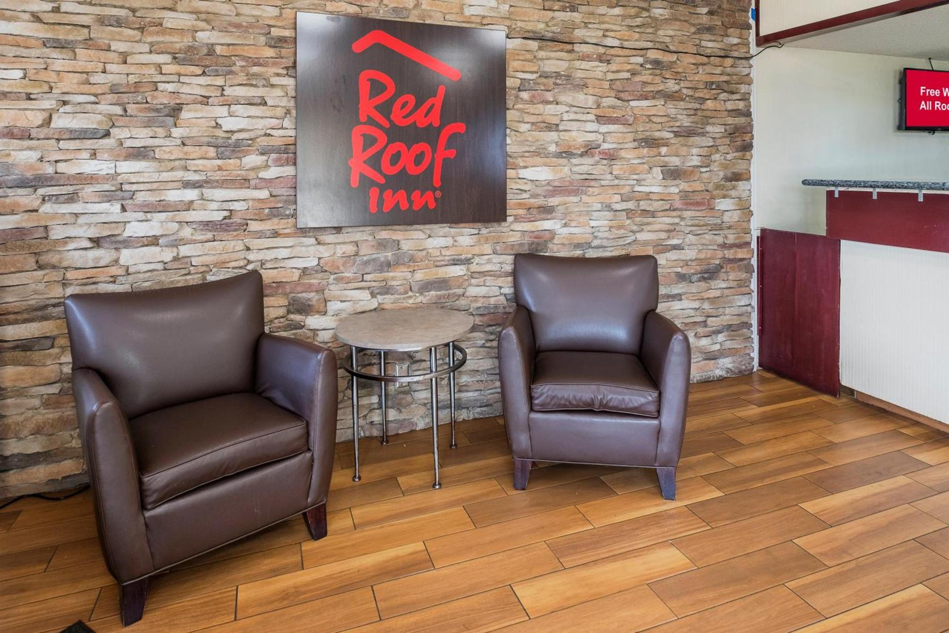 Red Roof Inn Jackson Downtown - Fairgrounds photo 5