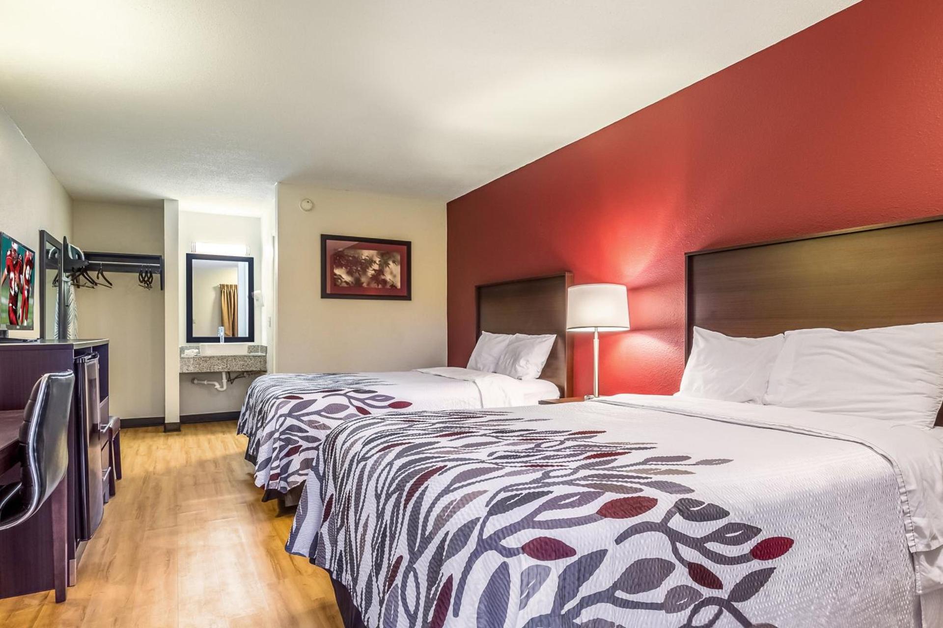 Red Roof Inn Scottsburg photo 15