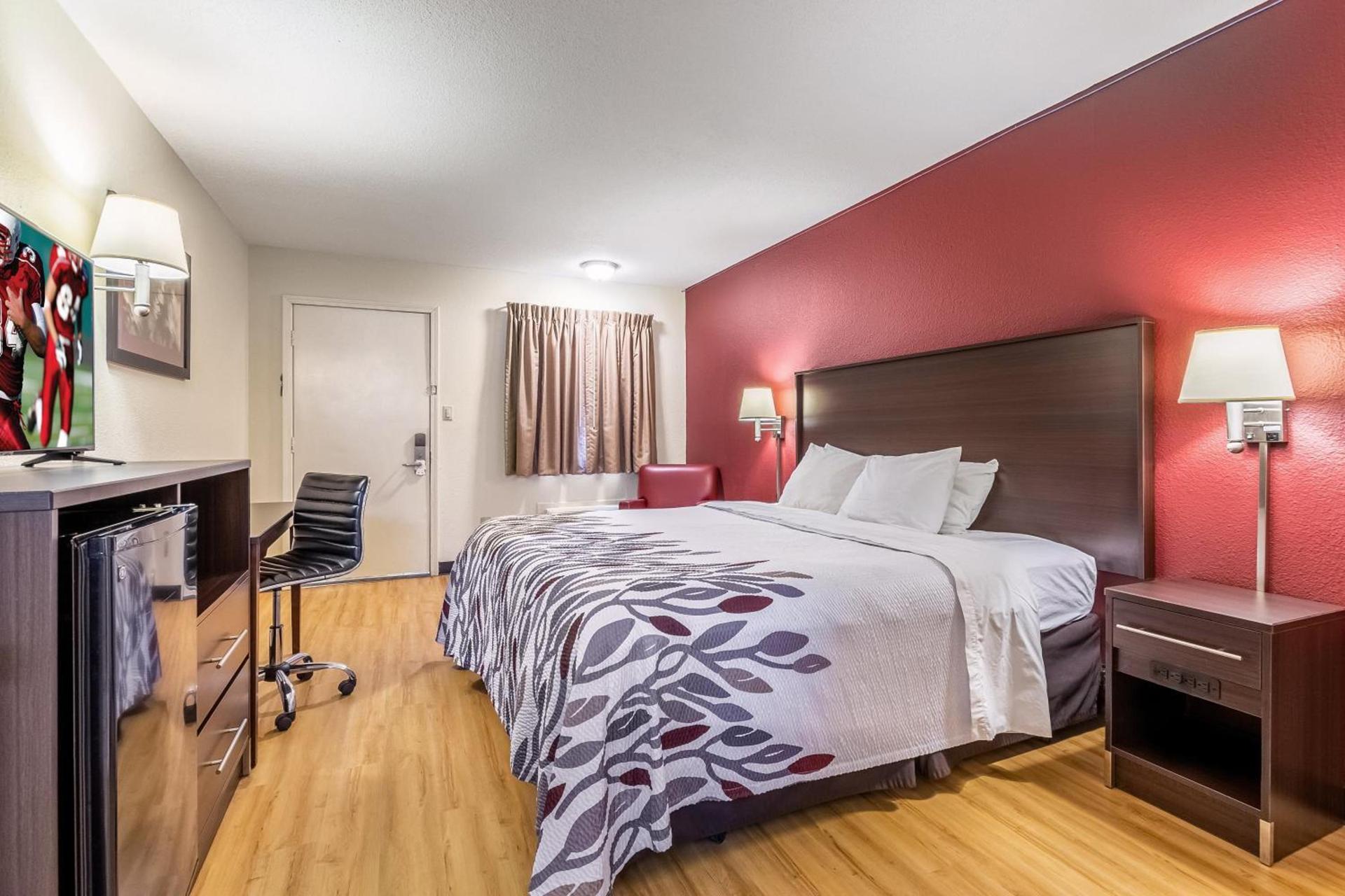 Red Roof Inn Scottsburg photo 18
