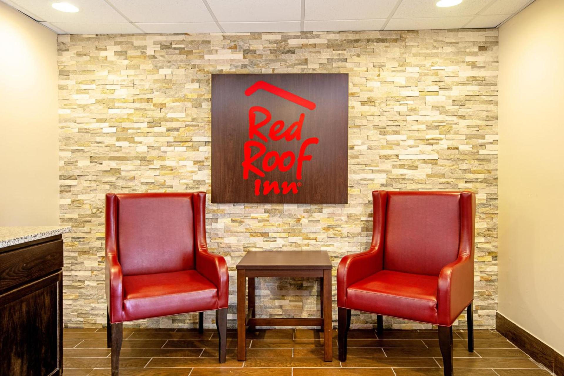 Red Roof Inn Scottsburg photo 10