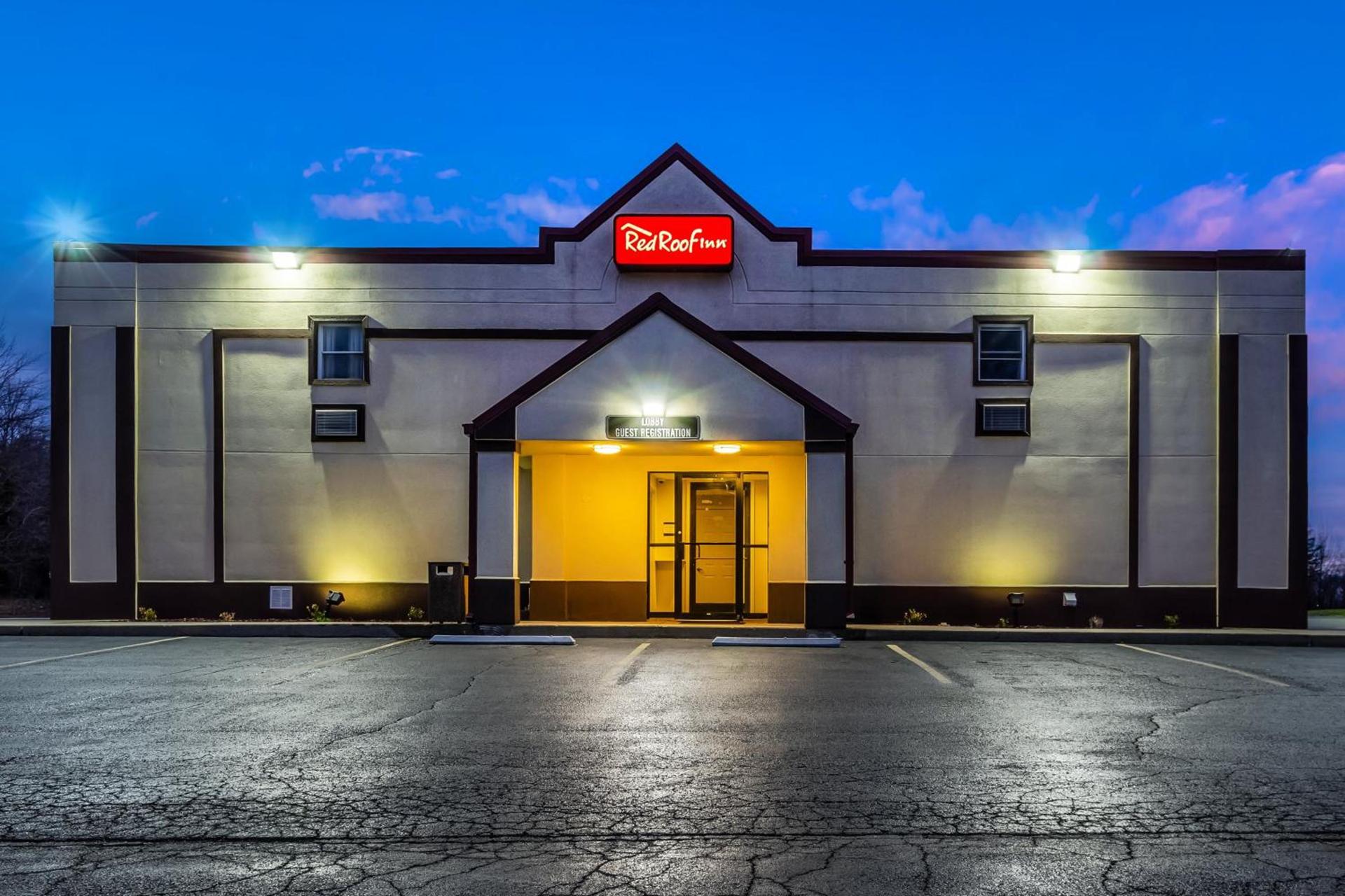 Red Roof Inn Scottsburg photo 4