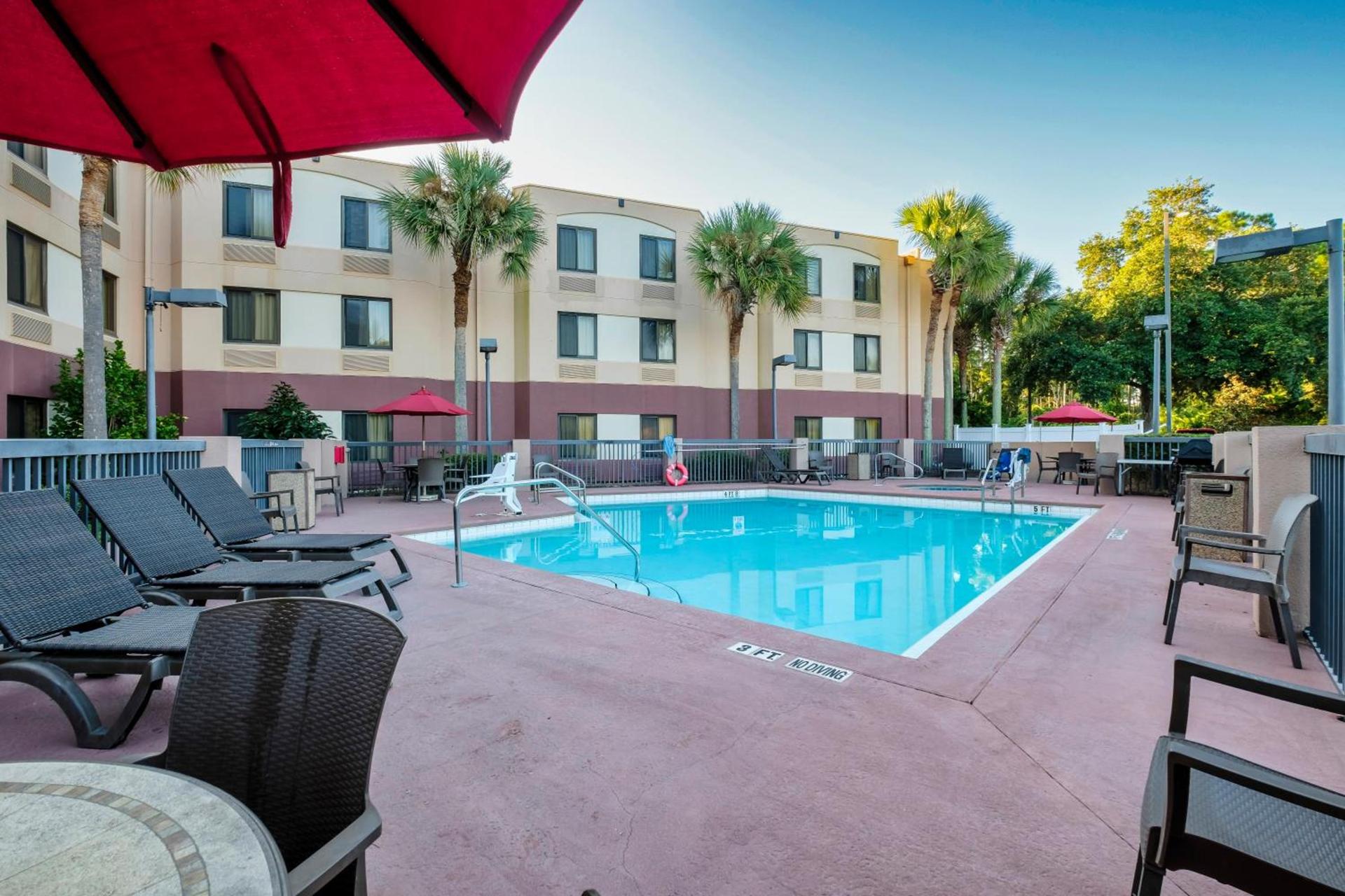 Red Roof Inn PLUS+ Palm Coast photo 10