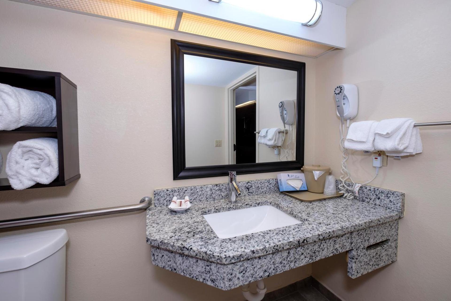 Red Roof Inn PLUS+ Palm Coast photo 40