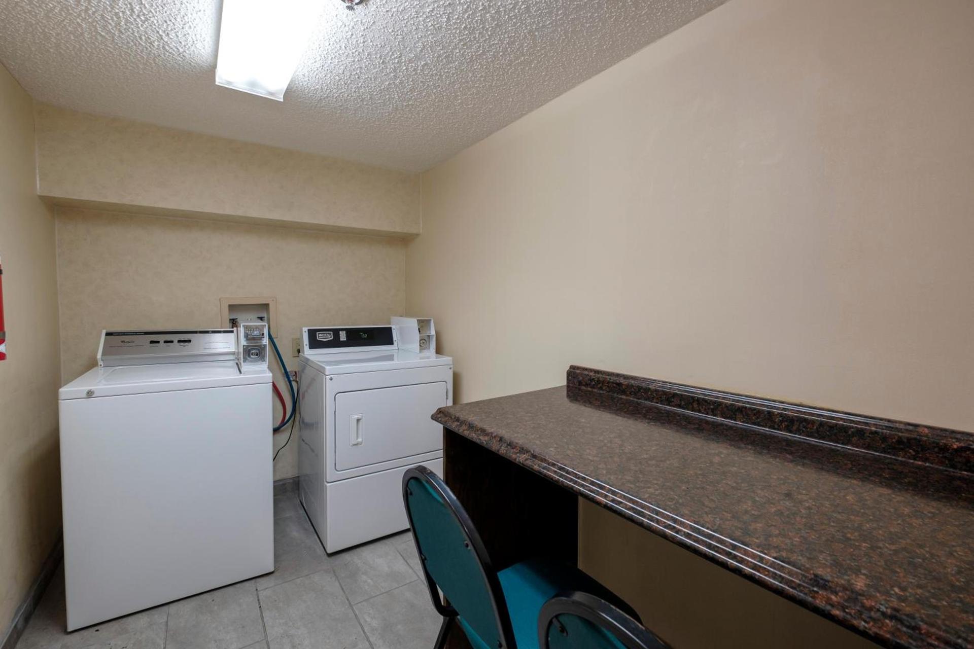 Red Roof Inn PLUS+ Palm Coast photo 15