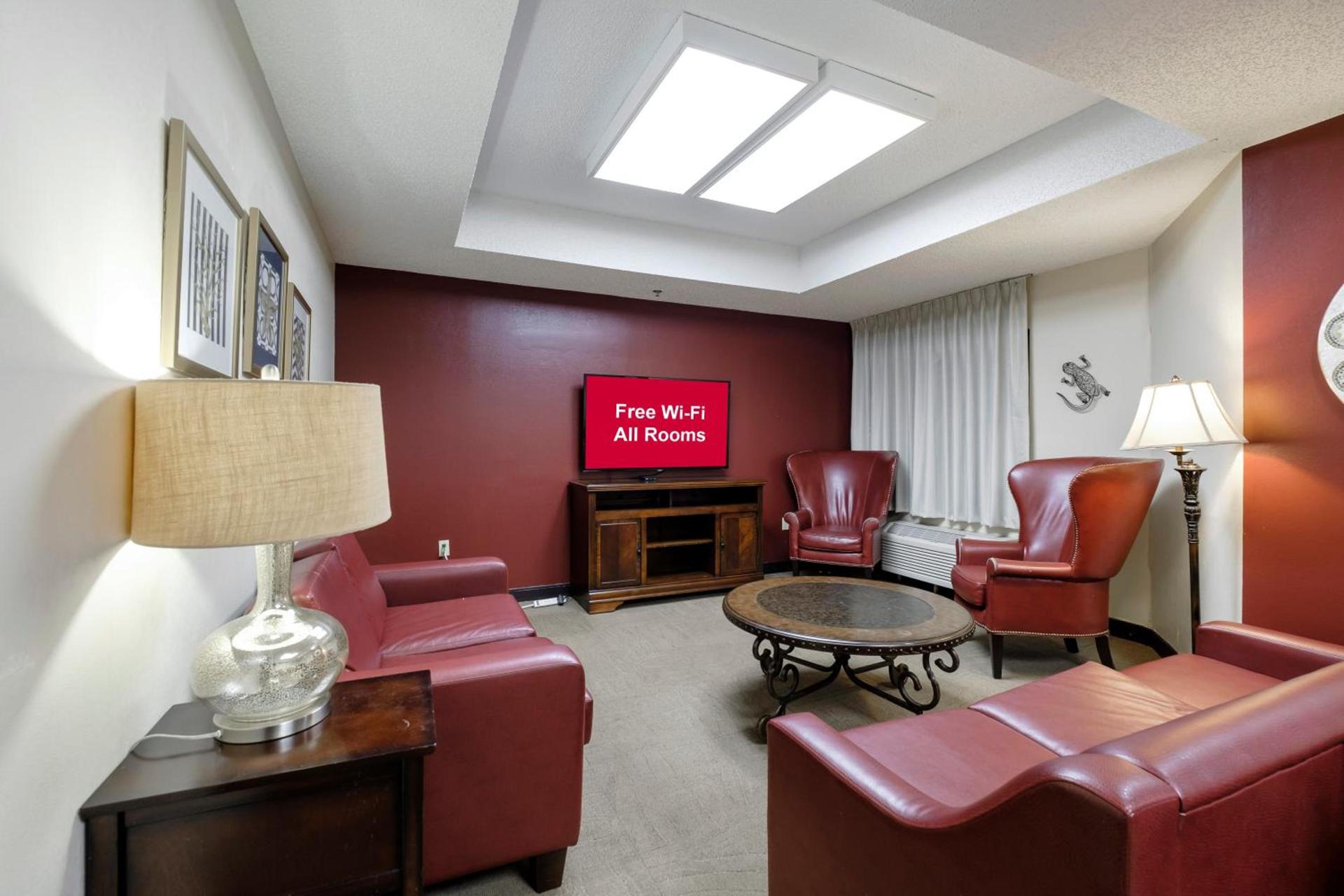 Red Roof Inn PLUS+ Palm Coast photo 7
