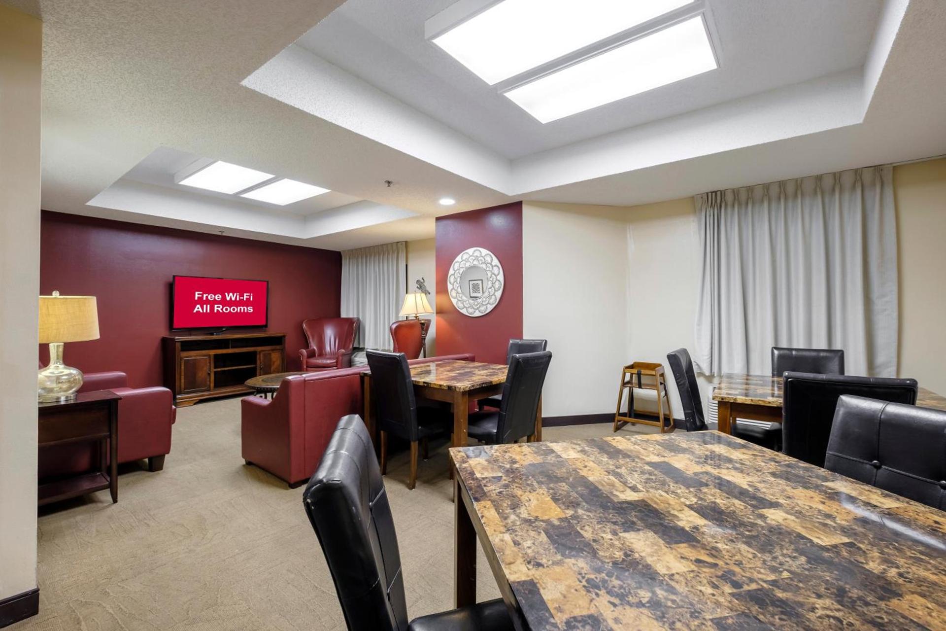 Red Roof Inn PLUS+ Palm Coast photo 8