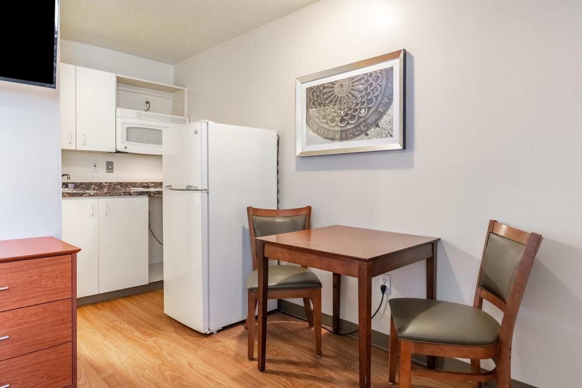 Birch Hill Suites Louisville photo 13
