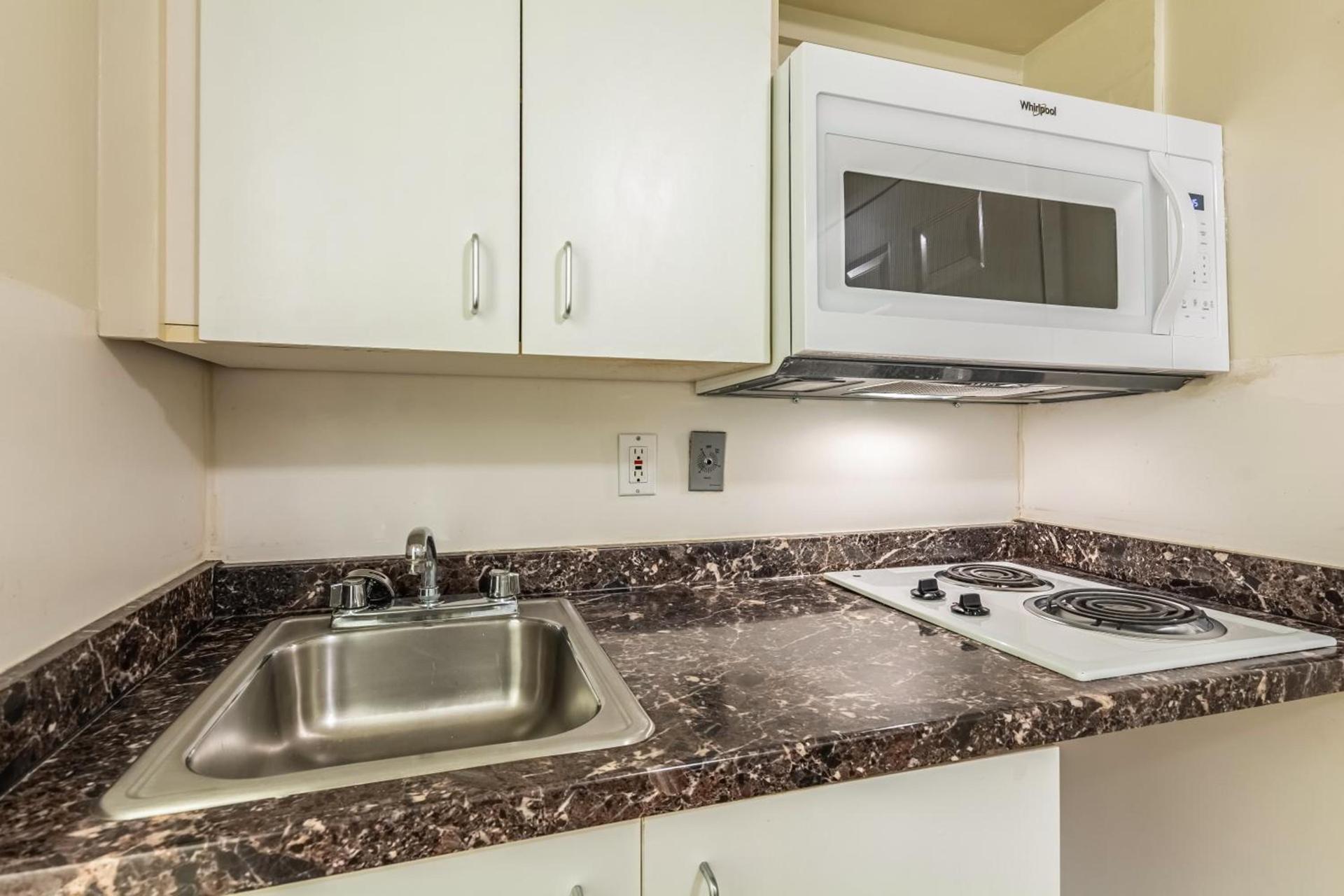 Birch Hill Suites Louisville photo 14