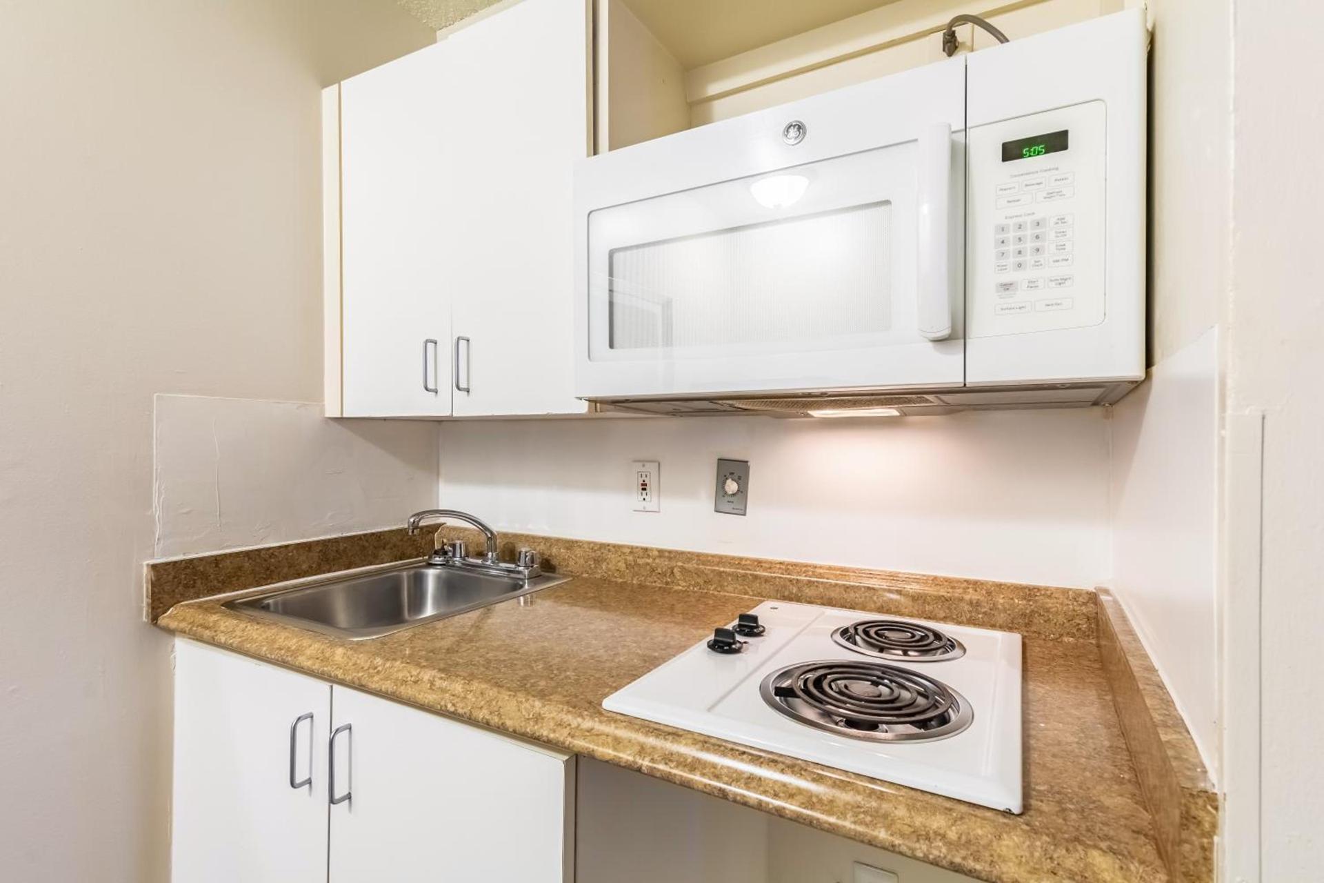 Birch Hill Suites Louisville photo 17