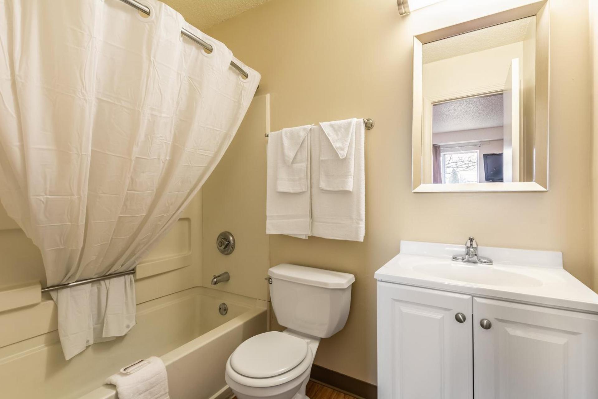 Birch Hill Suites Louisville photo 18
