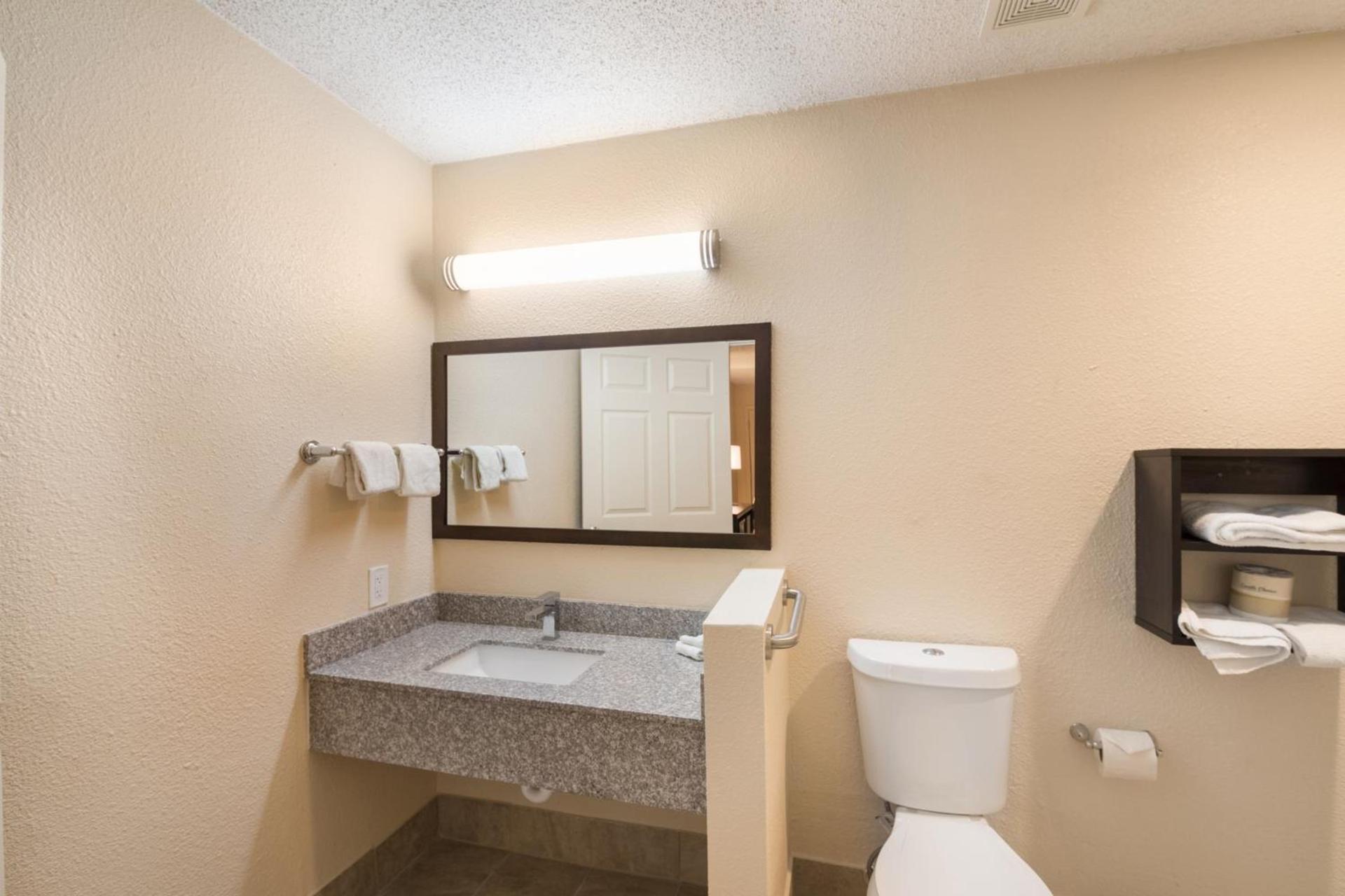 Red Roof Inn Temple photo 34
