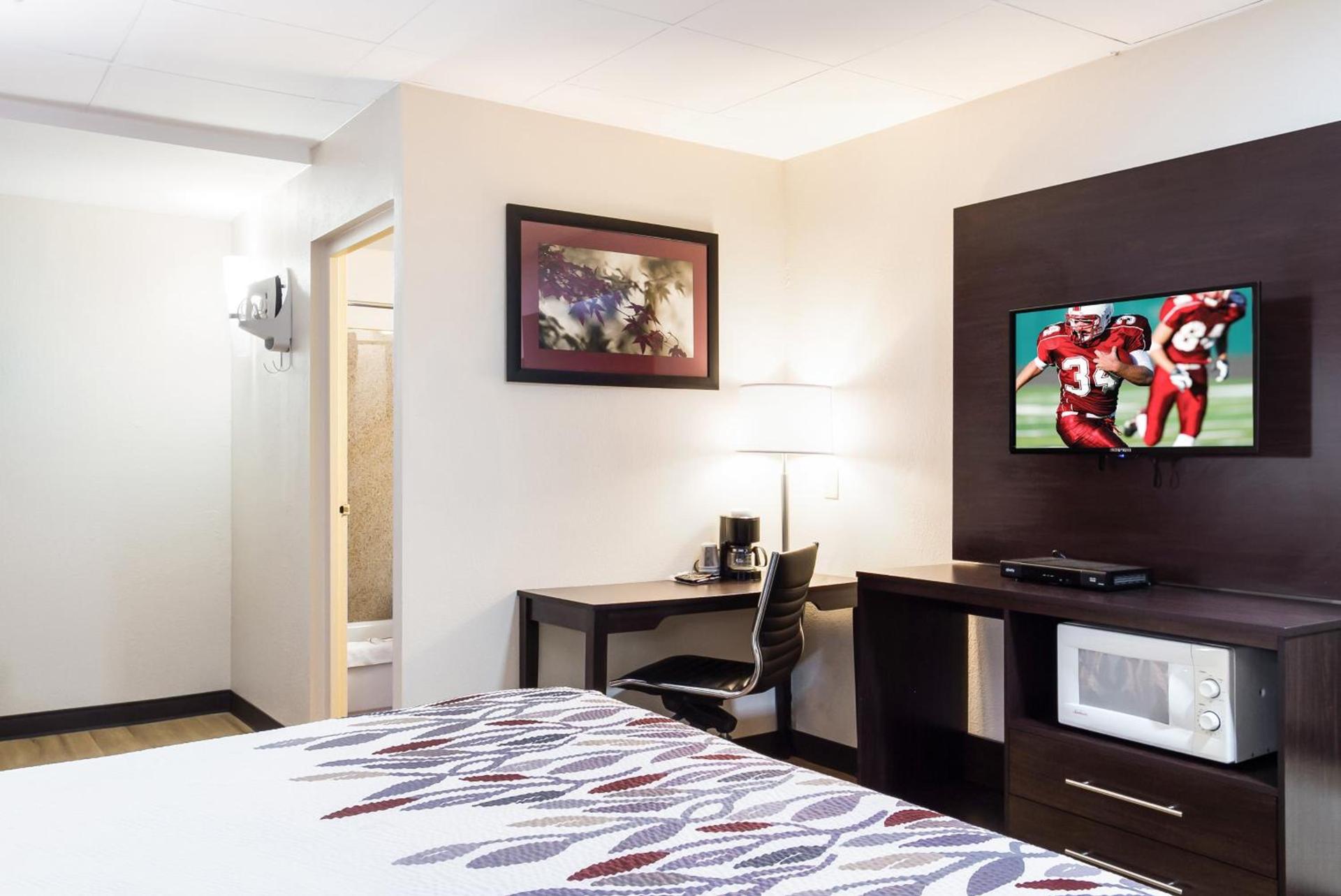 Red Roof Inn York Downtown photo 13