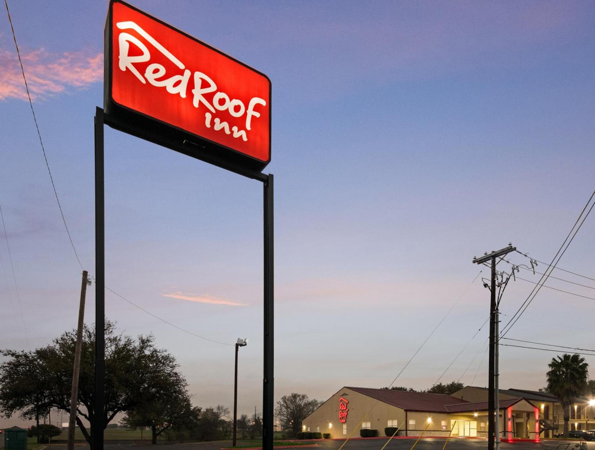 Red Roof Inn Temple photo 4
