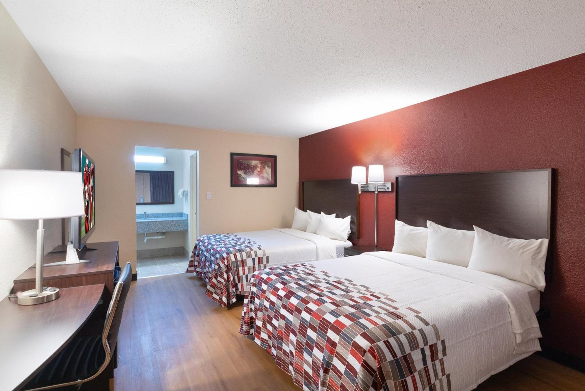 Red Roof Inn Temple photo 17