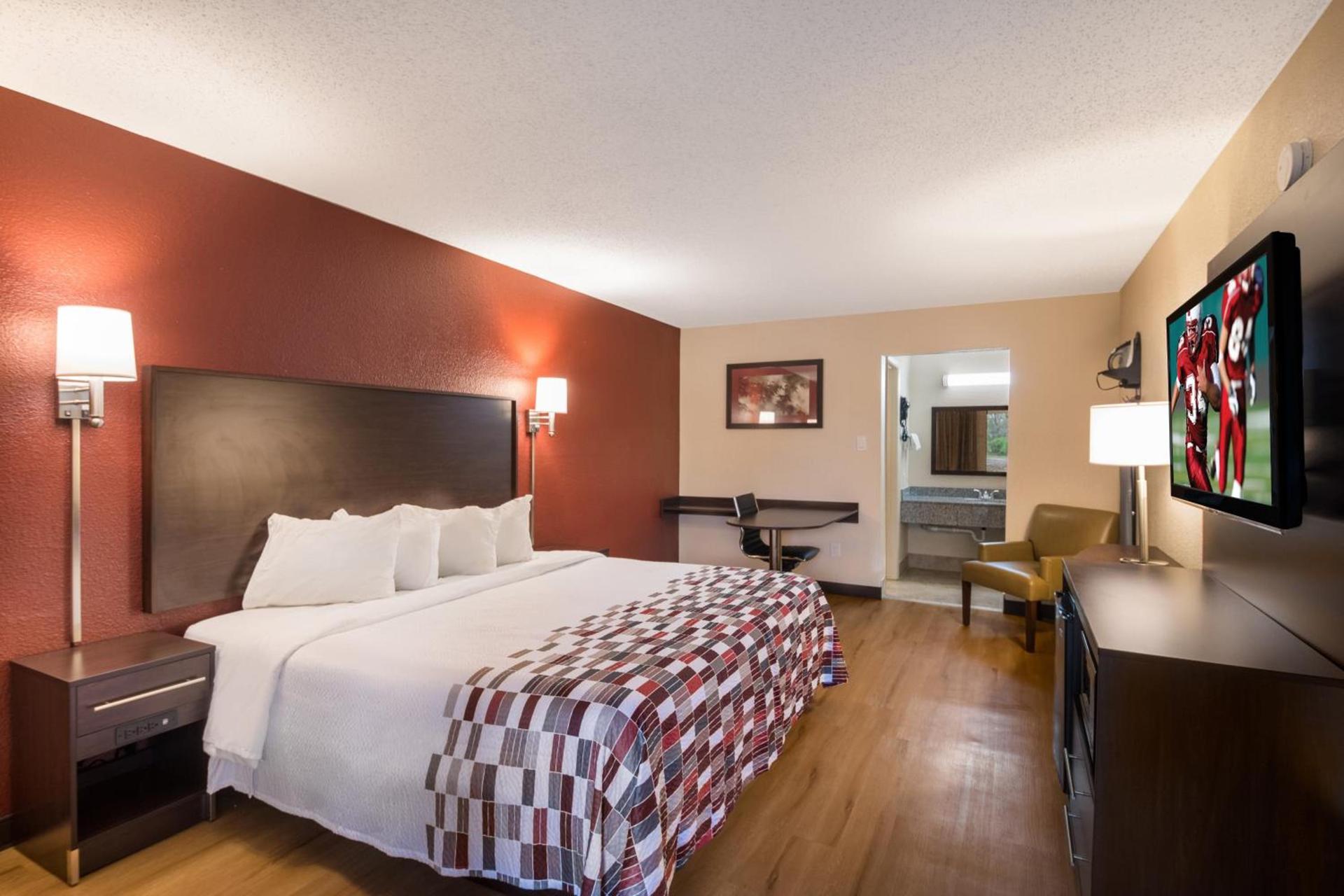 Red Roof Inn Temple photo 19