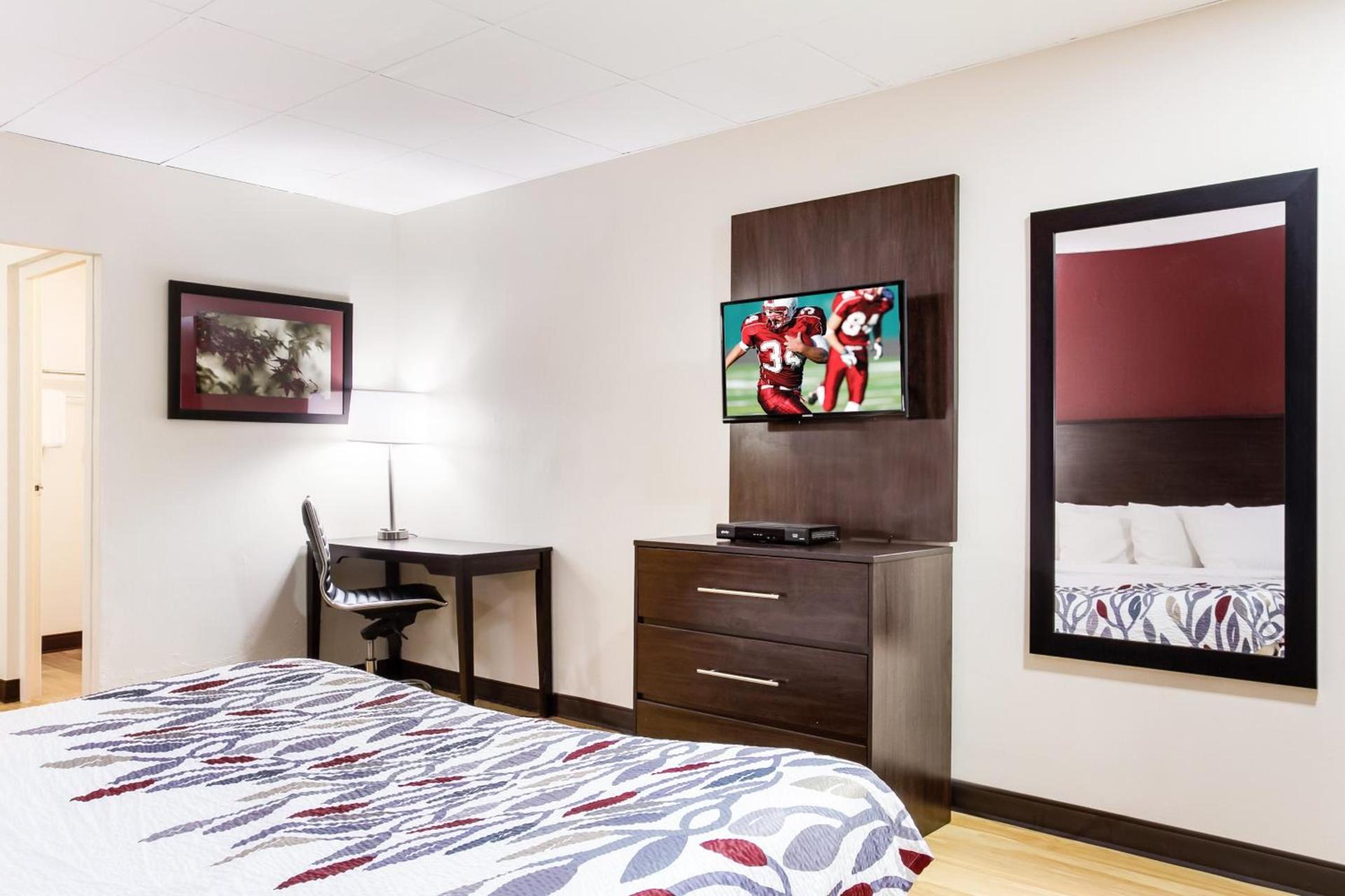 Red Roof Inn York Downtown photo 17