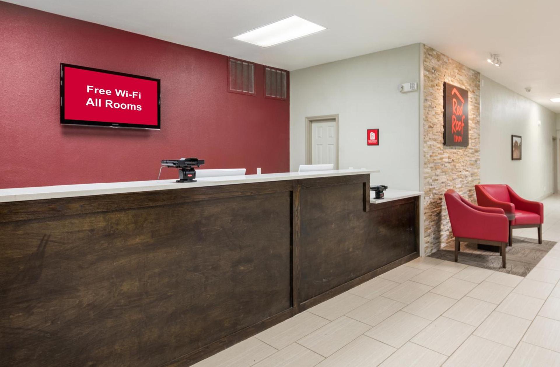 Red Roof Inn Temple photo 8
