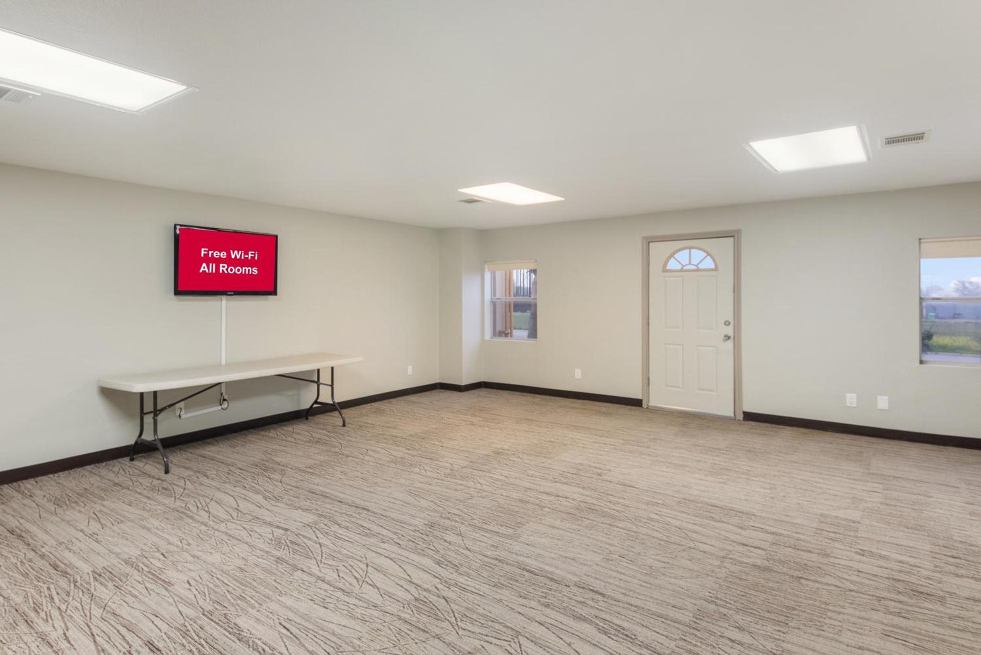Red Roof Inn Temple photo 16