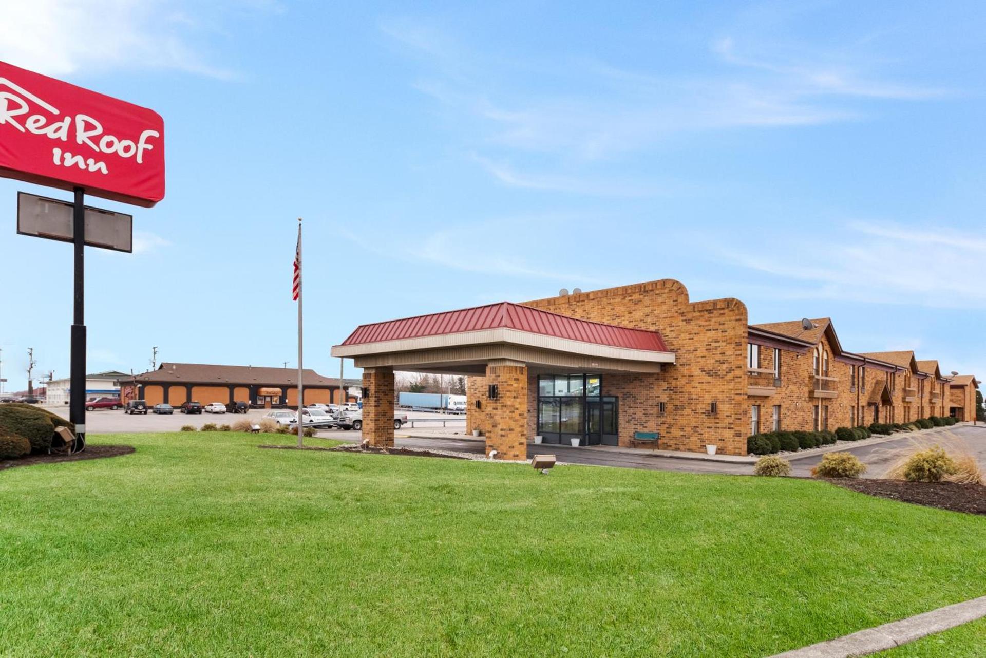 Red Roof Inn Fort Wayne photo 6
