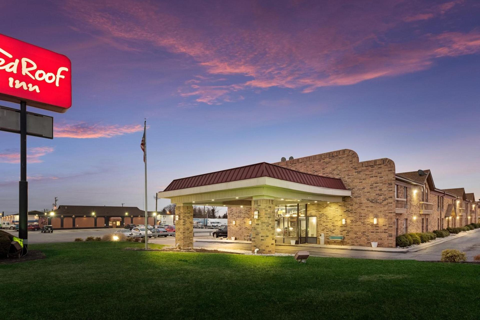 Red Roof Inn Fort Wayne photo 1