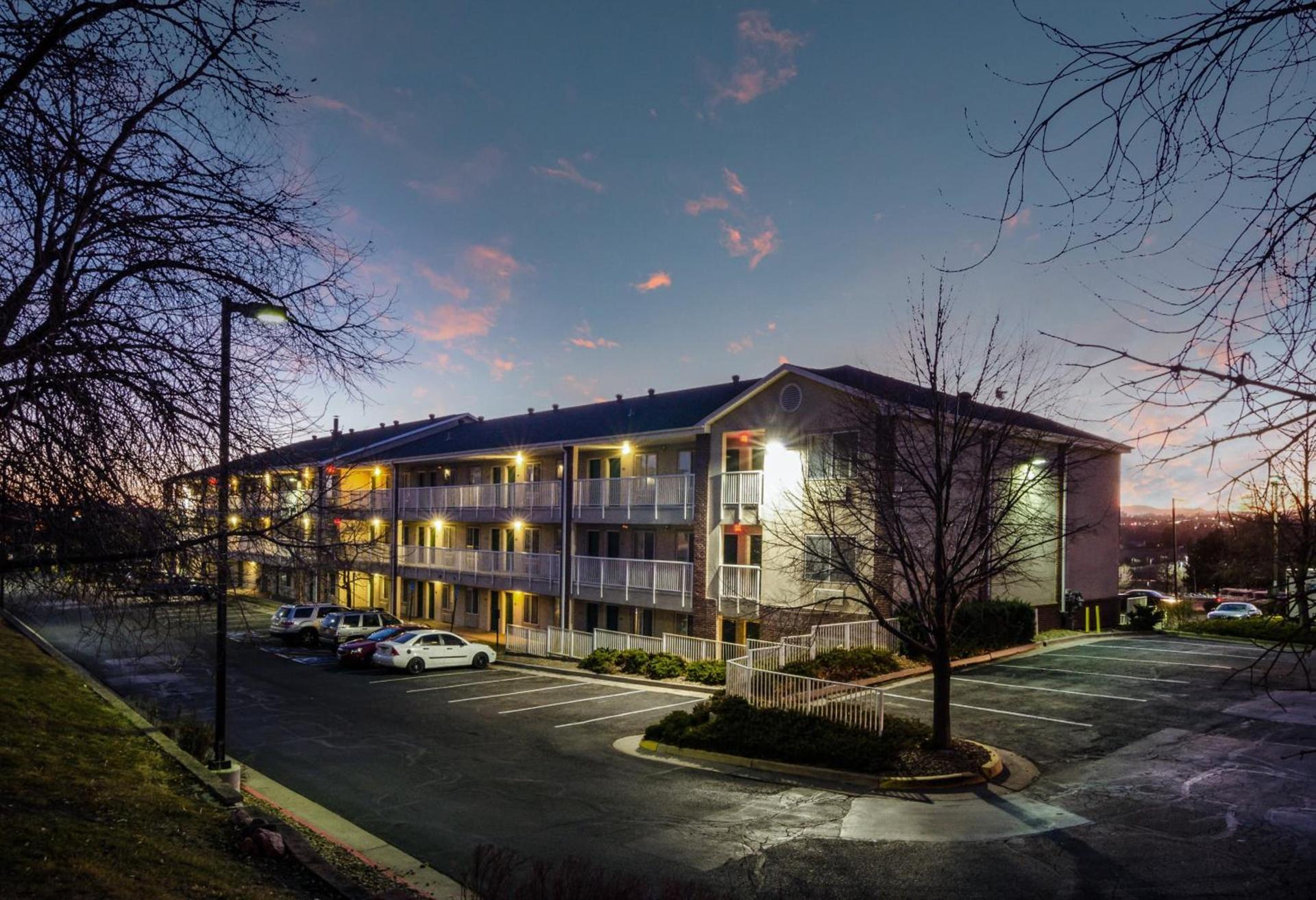 HomeTowne Studios by Red Roof Denver - Thornton photo 5